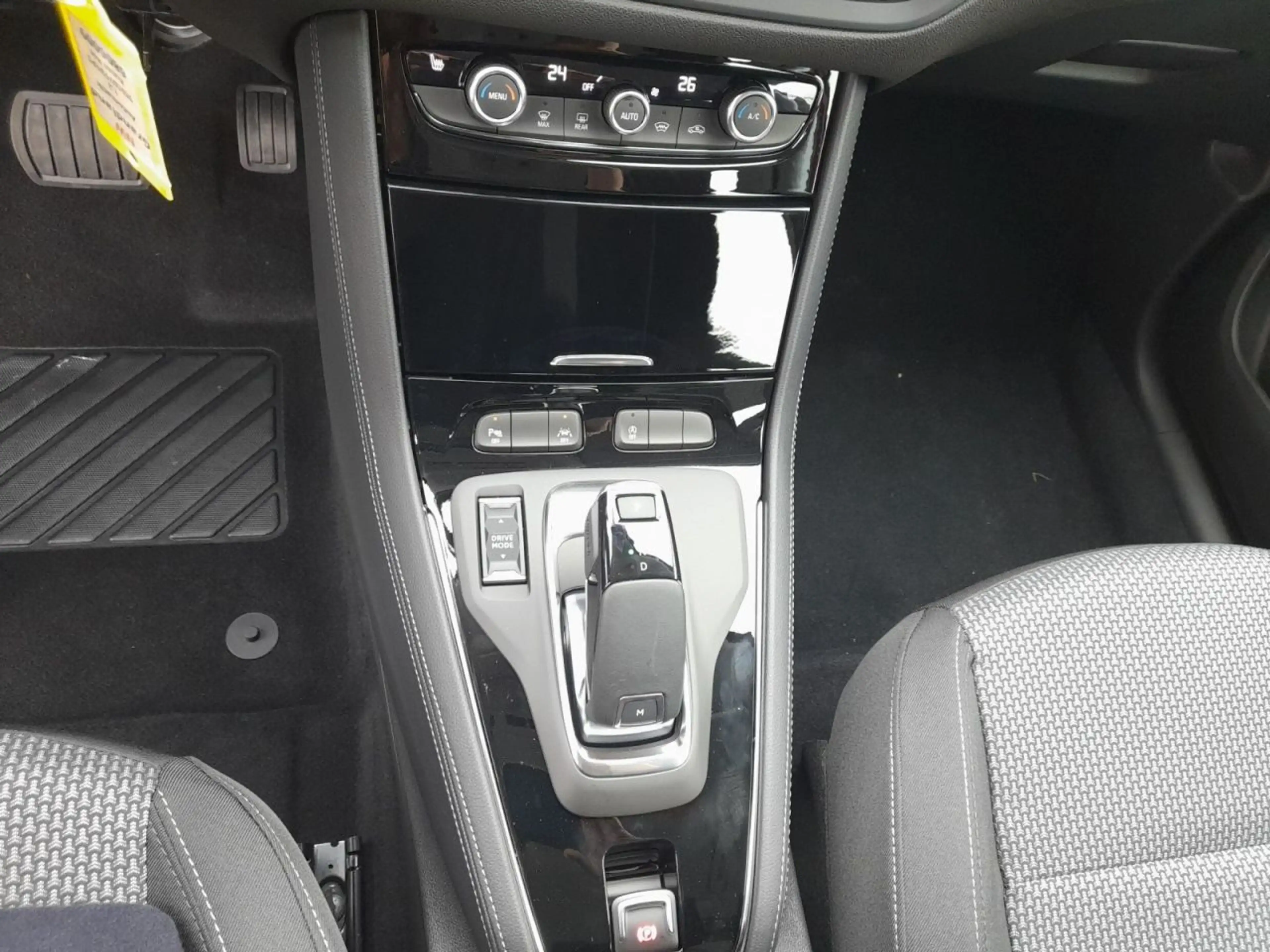 Opel Grandland 1.2 Turbo — photo 13