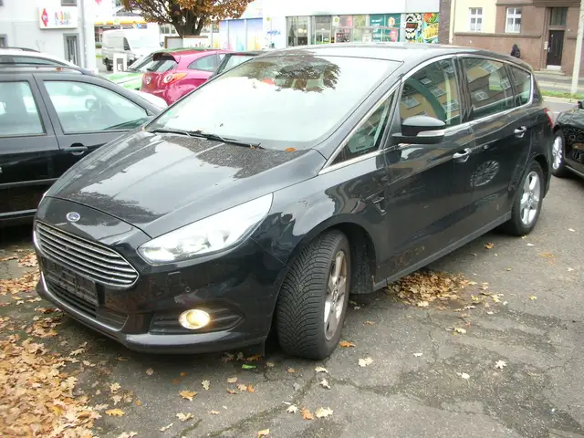 Ford S-Max Titanium 2.0 TDCI 110kW *1.Halter *LED *4xM+S