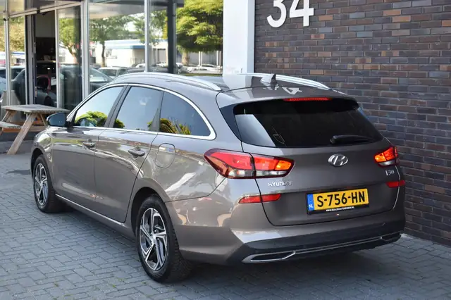 Hyundai i30 view 2