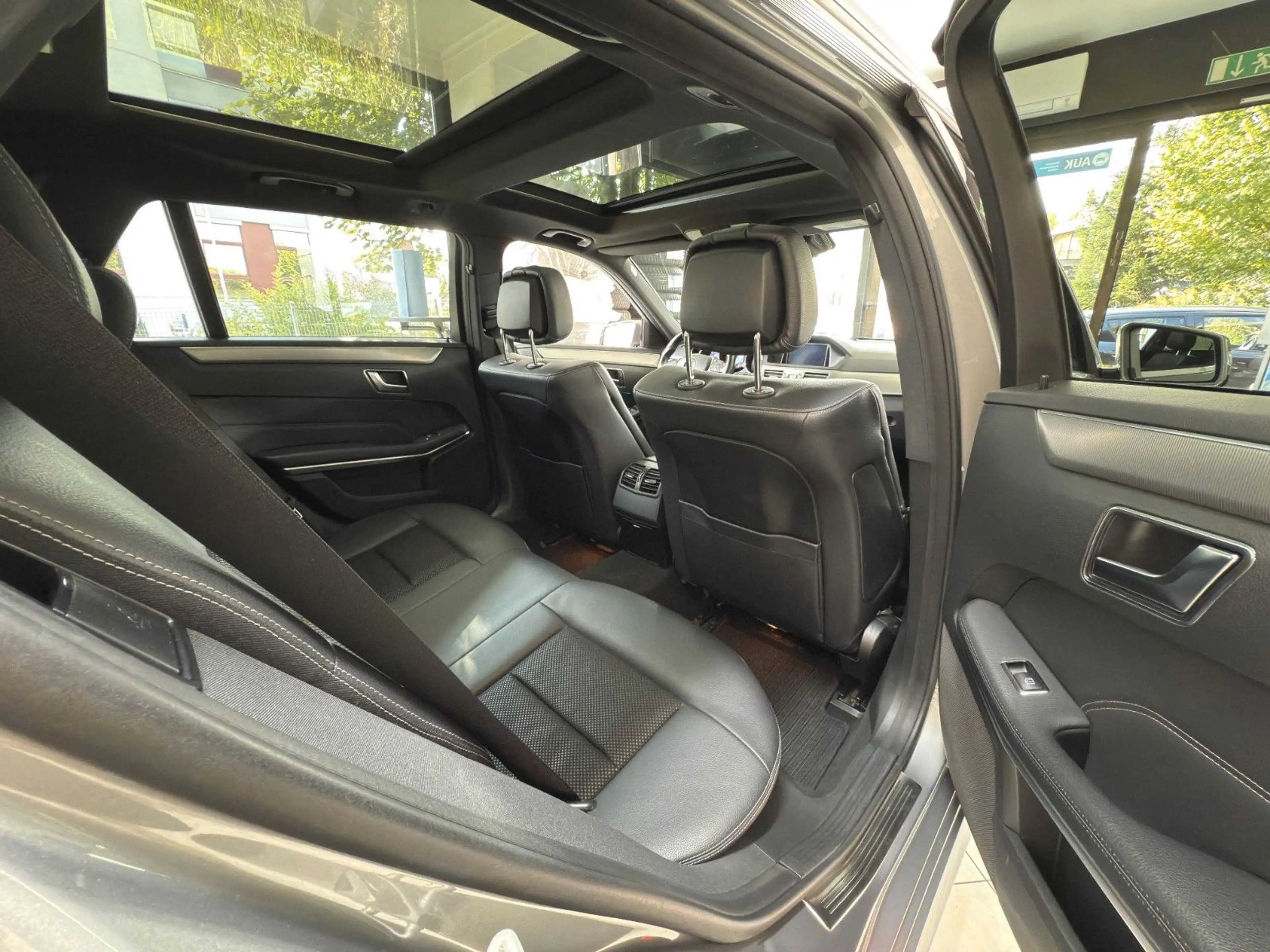 Mercedes-Benz E 350 CDI T-Modell BlueTec Avantgarde*AHK*Pano — photo 13