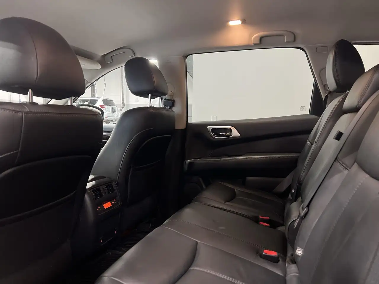 Nissan Pathfinder снимка Nissan Pathfinder