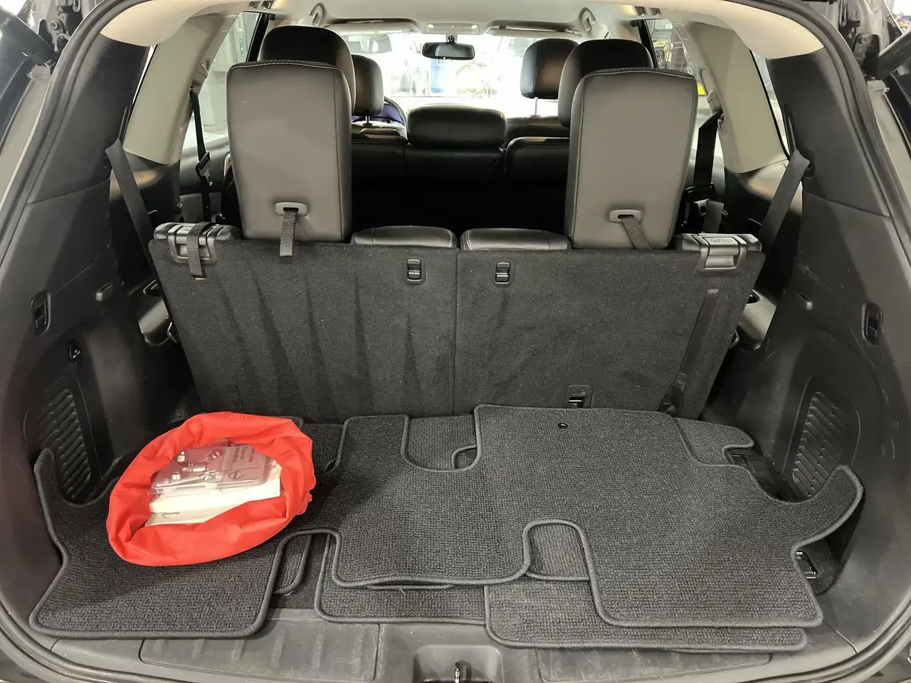 Nissan Pathfinder снимка Nissan Pathfinder
