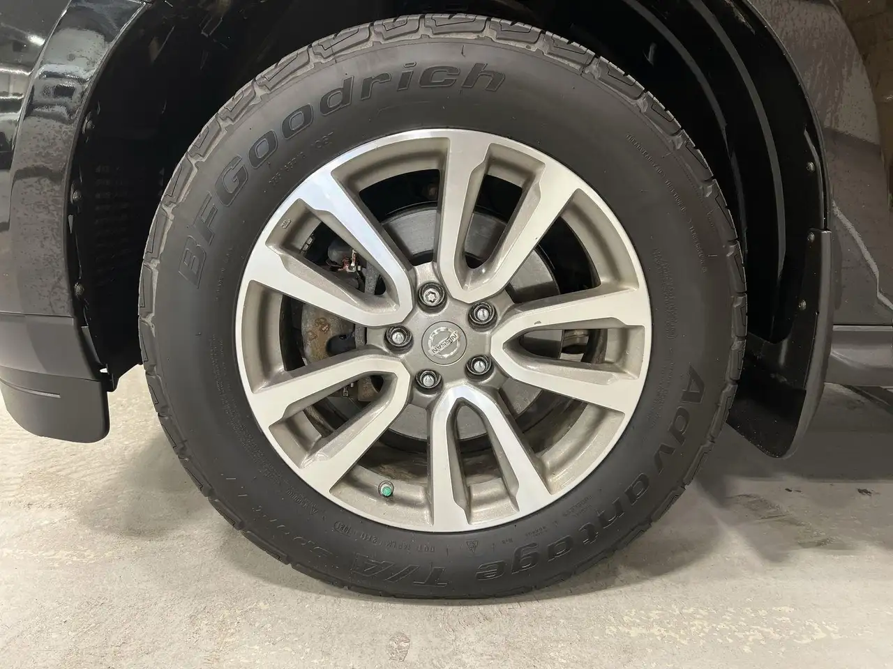 Nissan Pathfinder снимка Nissan Pathfinder