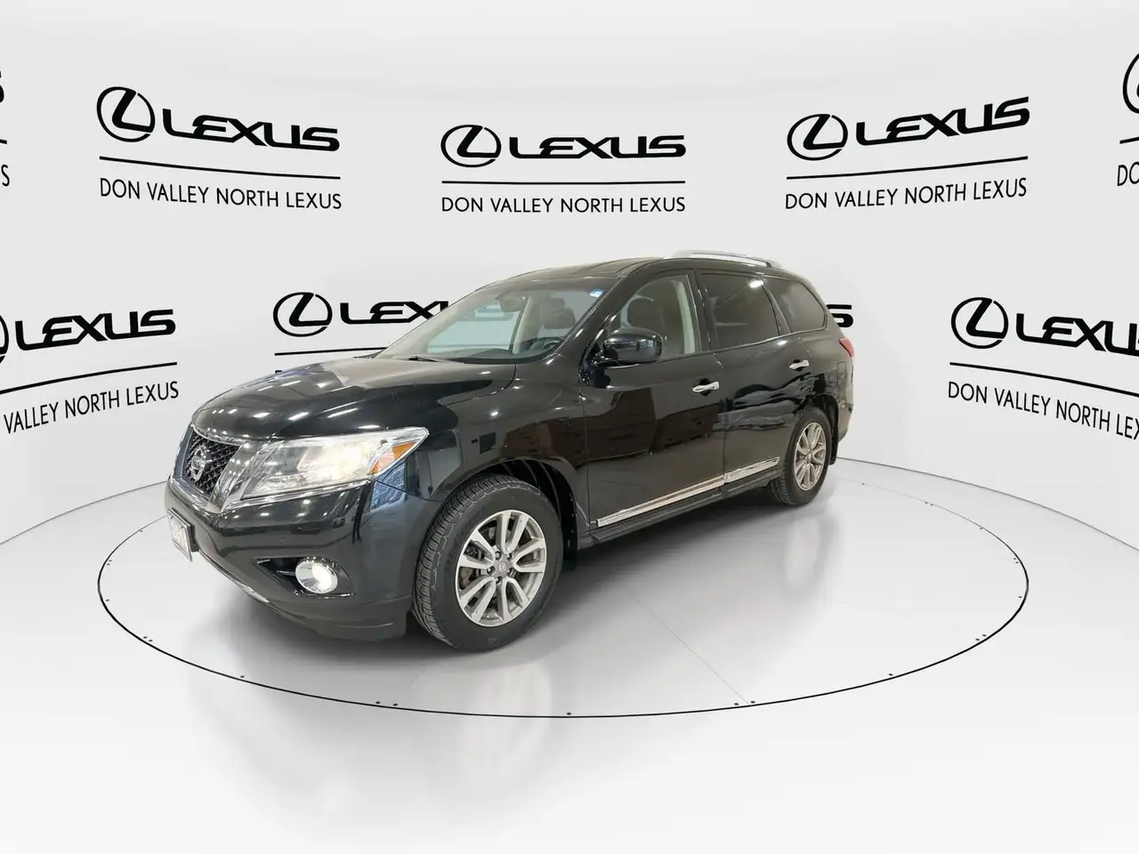 Nissan Pathfinder снимка Nissan Pathfinder