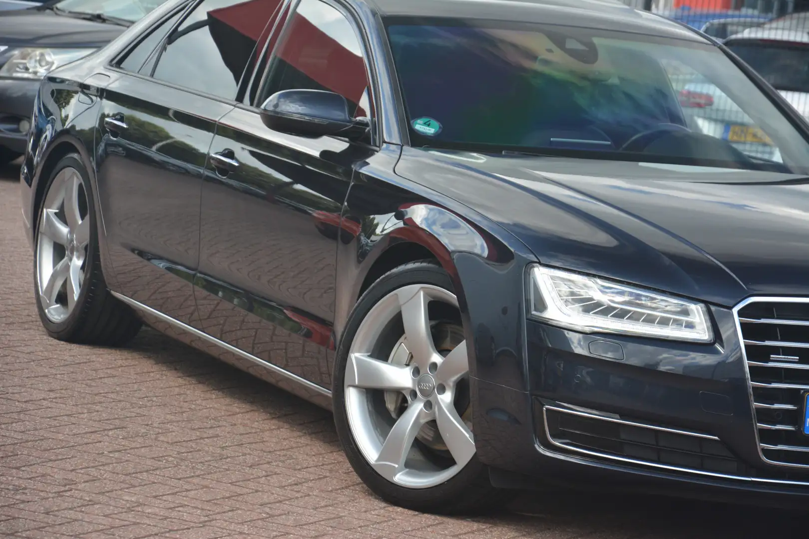 Audi A8 3.0 TDI quattro Lang Pro Line+ | Navigatie | LED m Bleu - 2