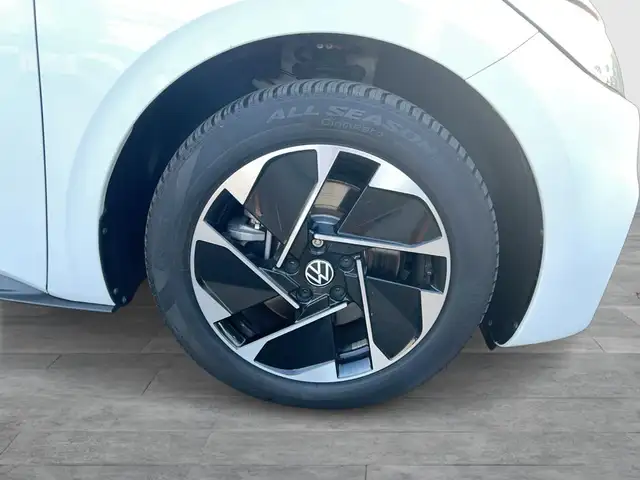 Volkswagen Id.3 view 7