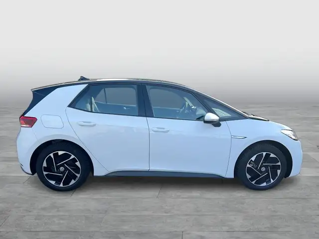 Volkswagen Id.3 view 6