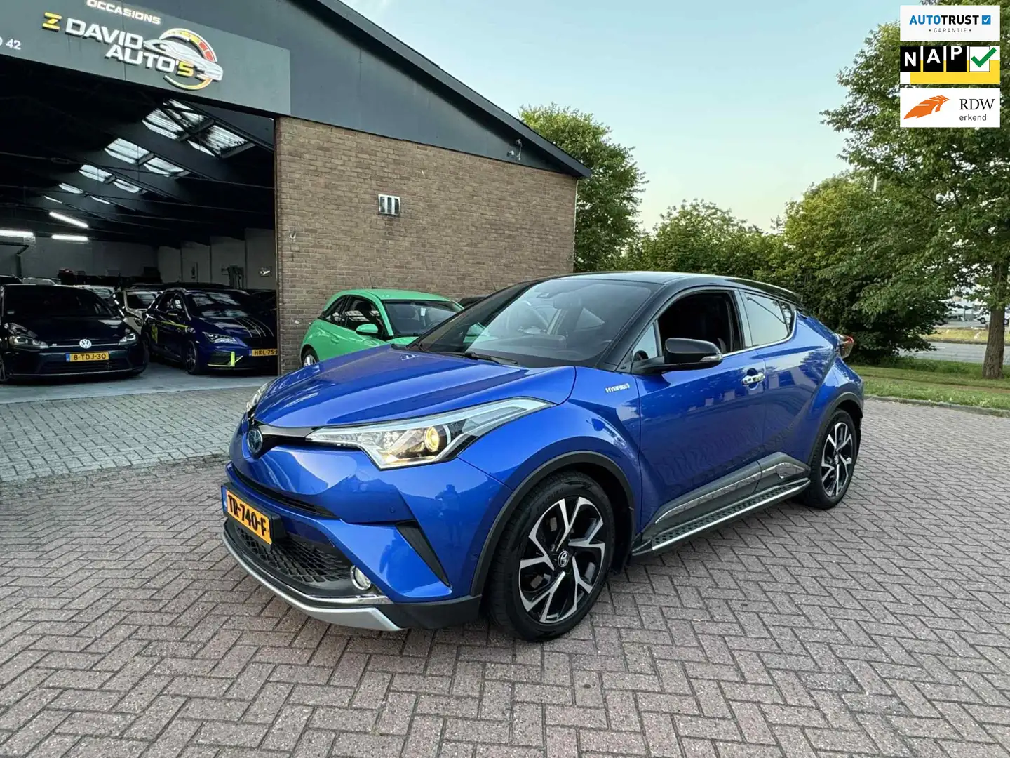 Toyota C-HR 1.8 Hybrid Style Blauw - 1
