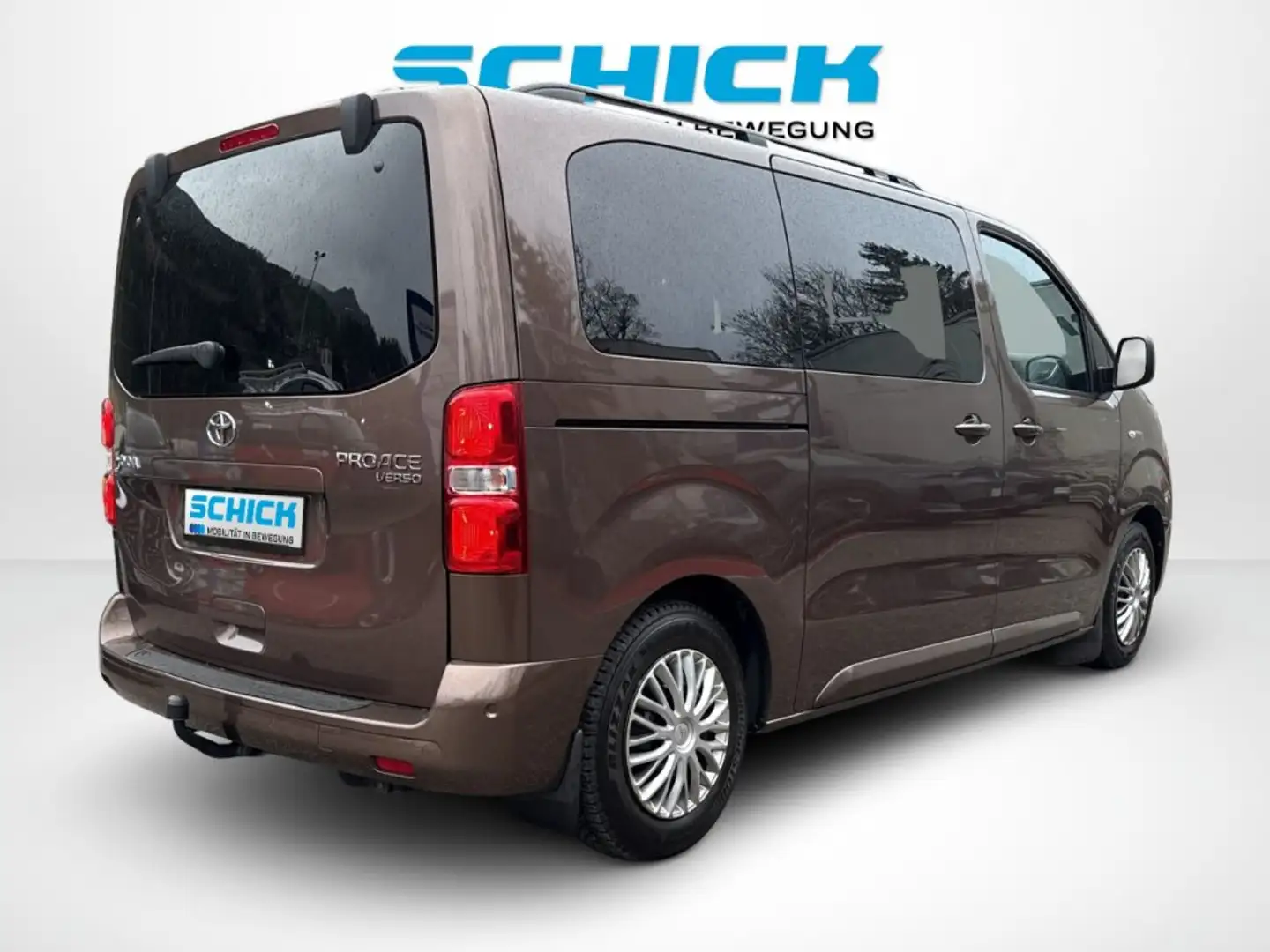 Toyota Proace Verso 2,0 D-4D 145 Medium Family Braun - 2