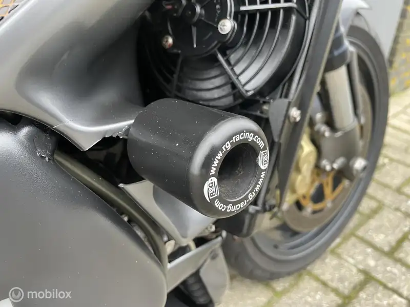 Aprilia Tuono - foto 6