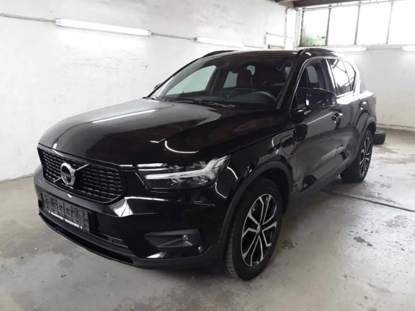 Volvo XC40 1.5 T5 Recharge Inscription Zwart - 1
