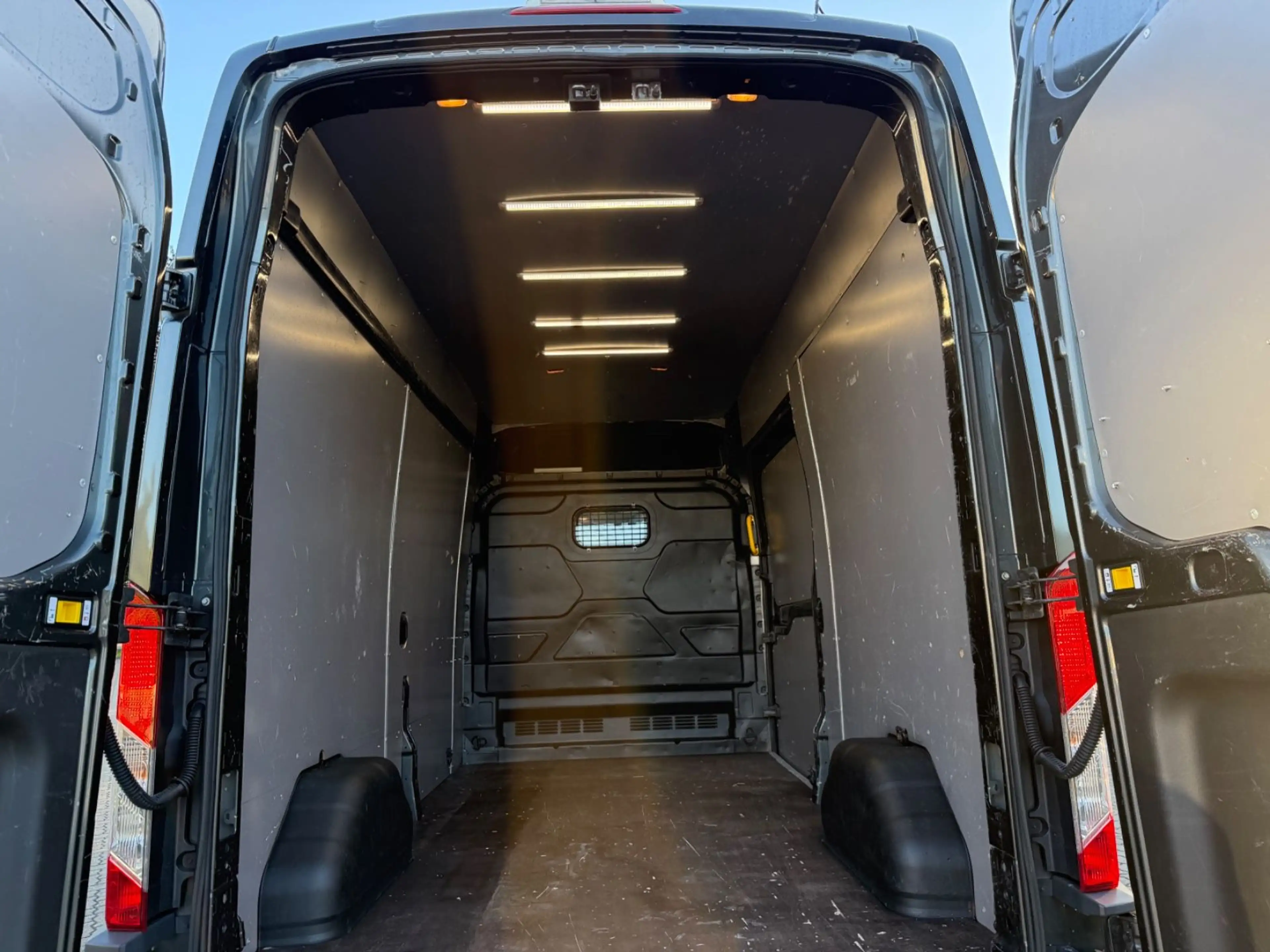 Ford Transit 2,0 TDCI 350 L3 H3 170 PS Standheizung — photo 10