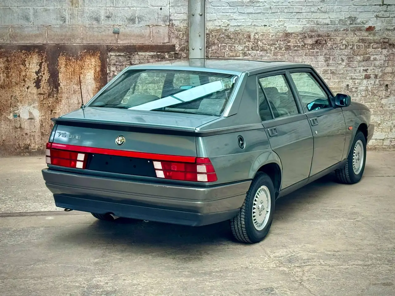 Alfa Romeo 75 1.6ie CT vierge - Blanco gekeurd, foto 3