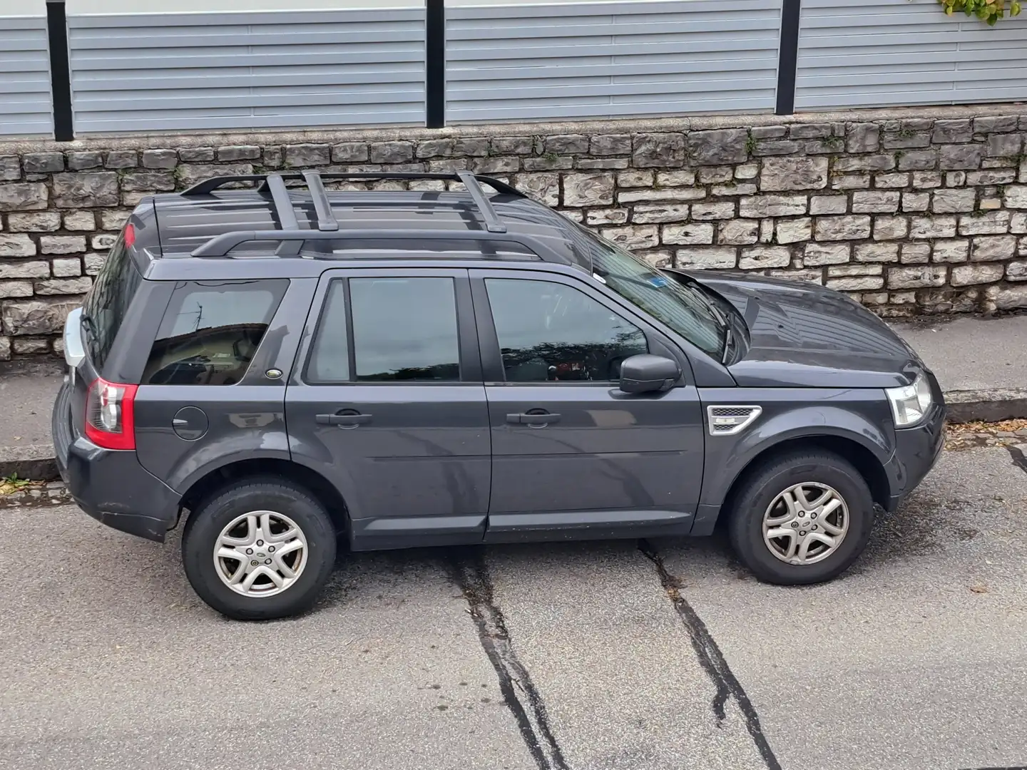 Land Rover Freelander Freelander 2,2 Td4 E E Grau - 1