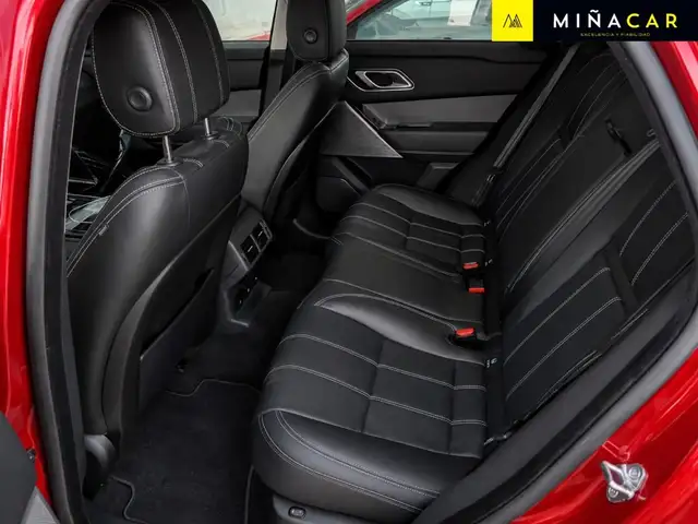 Land Rover Range Rover Velar view 4