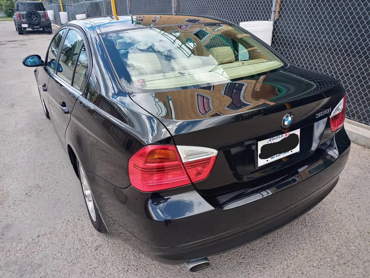 BMW 3 Series снимка BMW 3 Series
