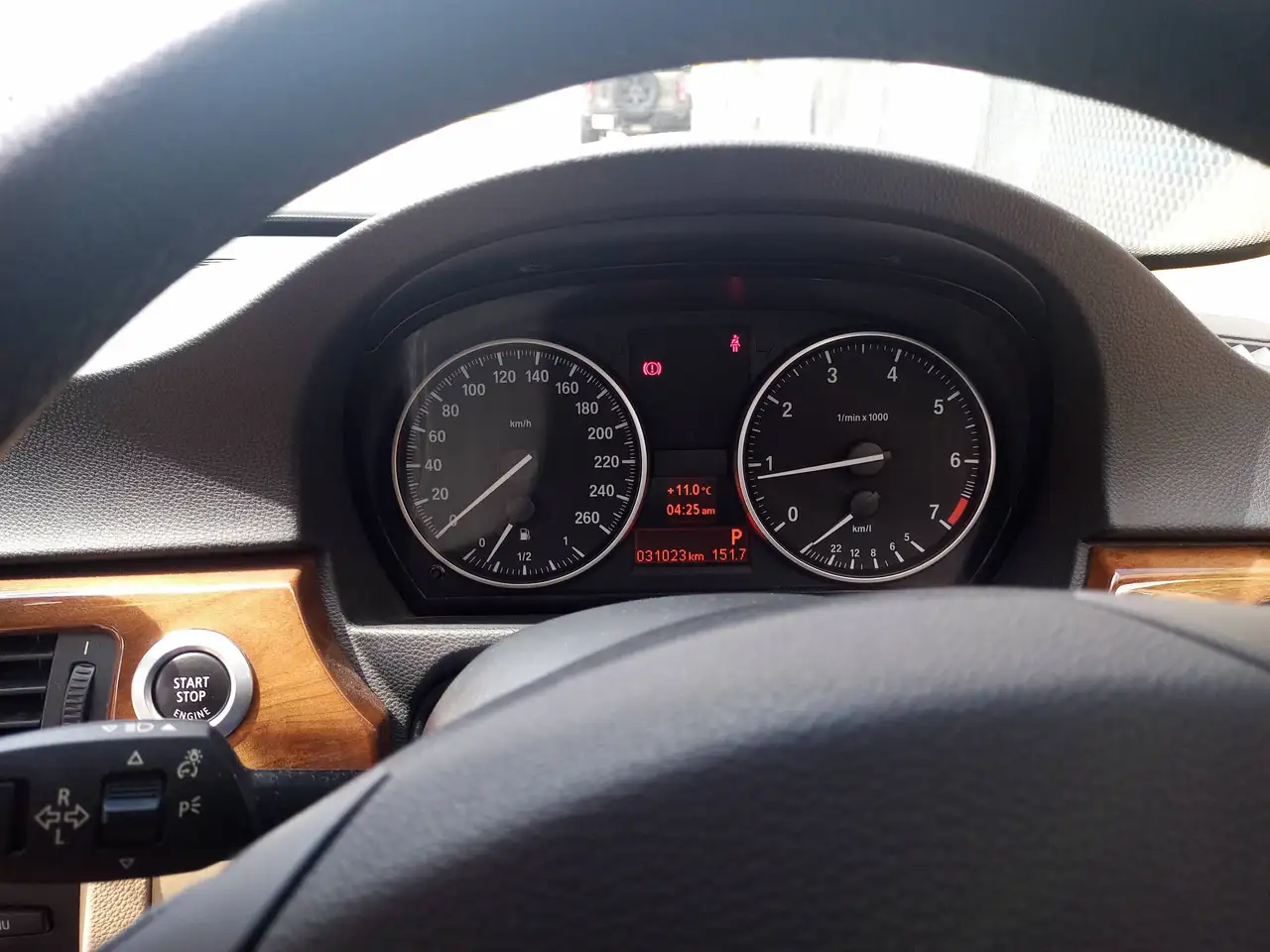 BMW 3 Series снимка BMW 3 Series