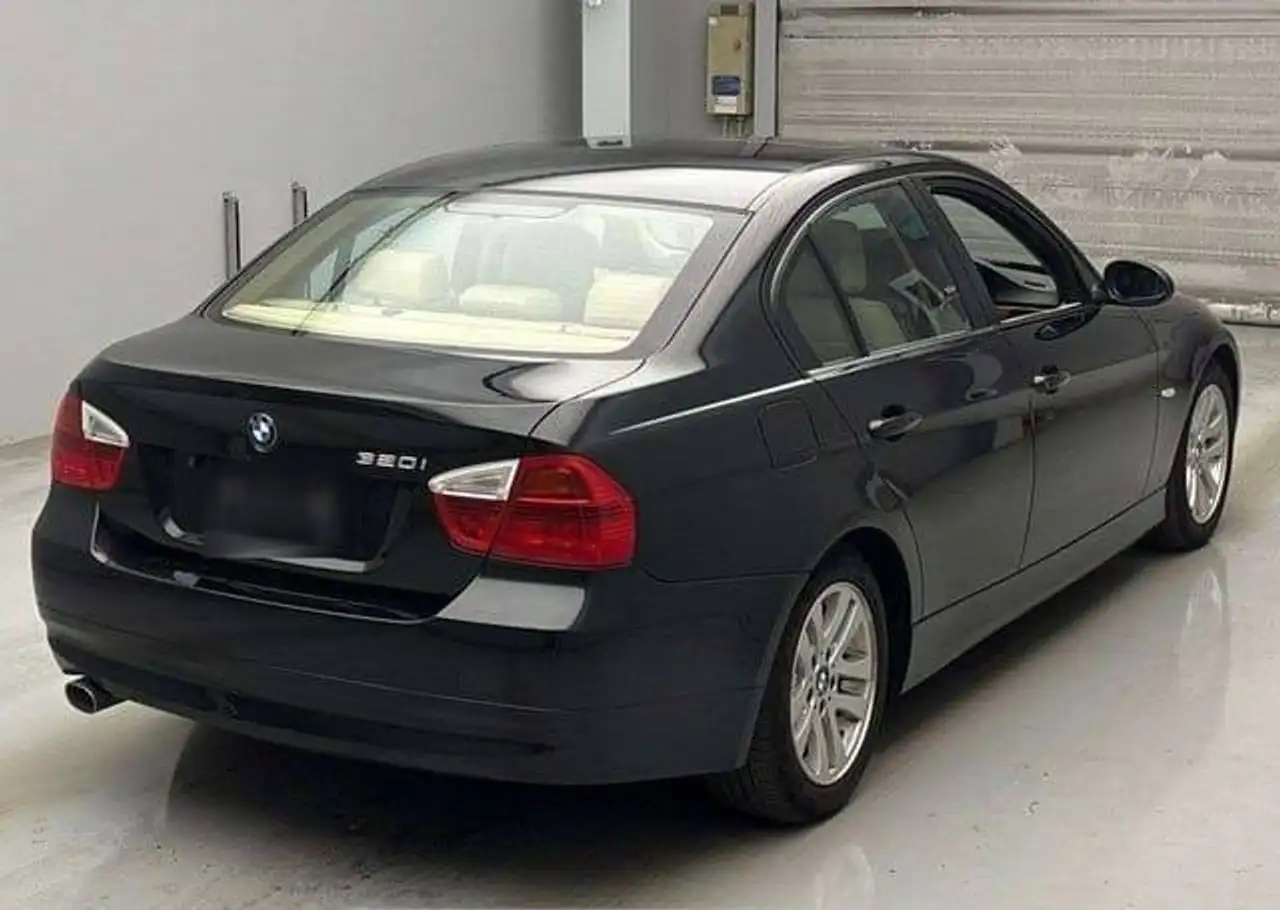 BMW 3 Series снимка BMW 3 Series