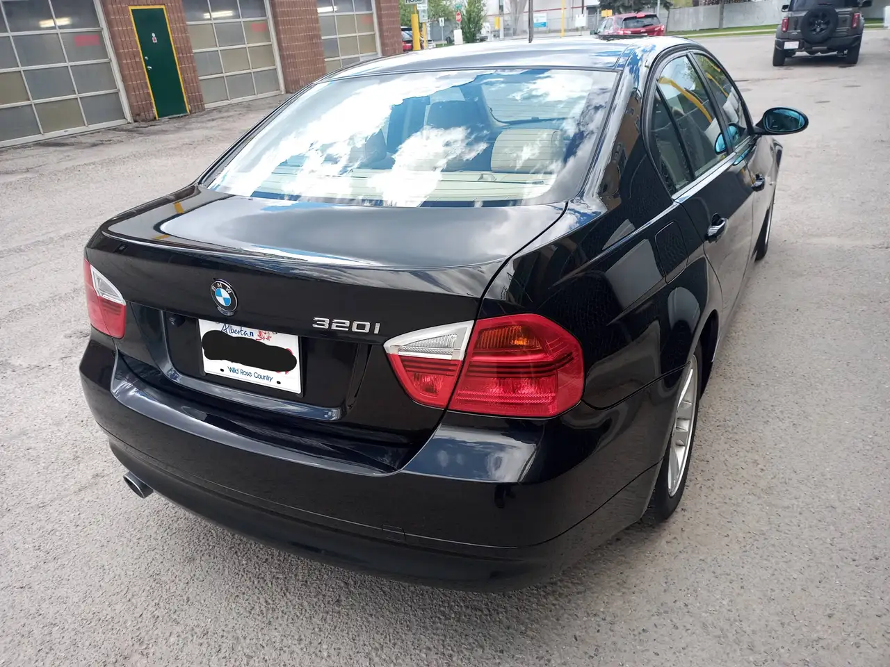 BMW 3 Series снимка BMW 3 Series