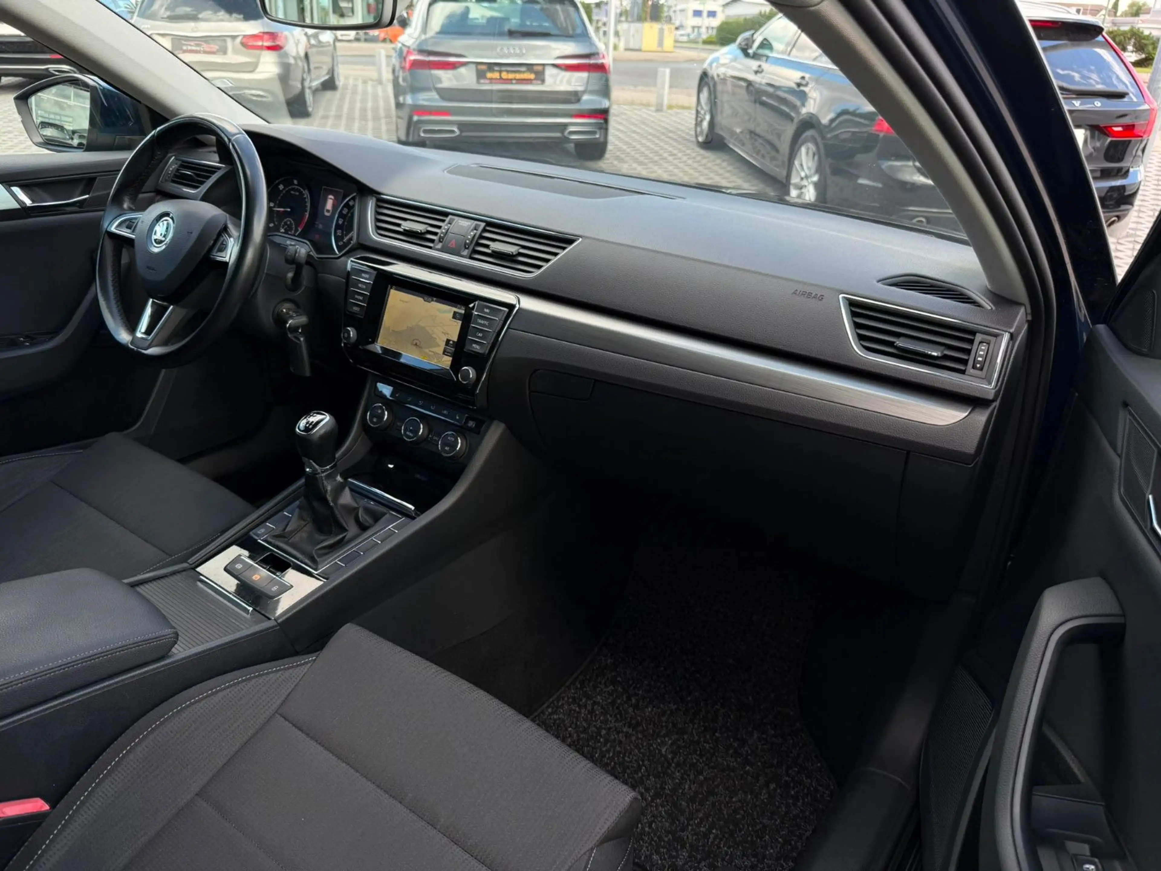 Skoda Superb Combi 2.0 TDI"Ambition"DAB RADIO"TEMPOMAT — photo 14