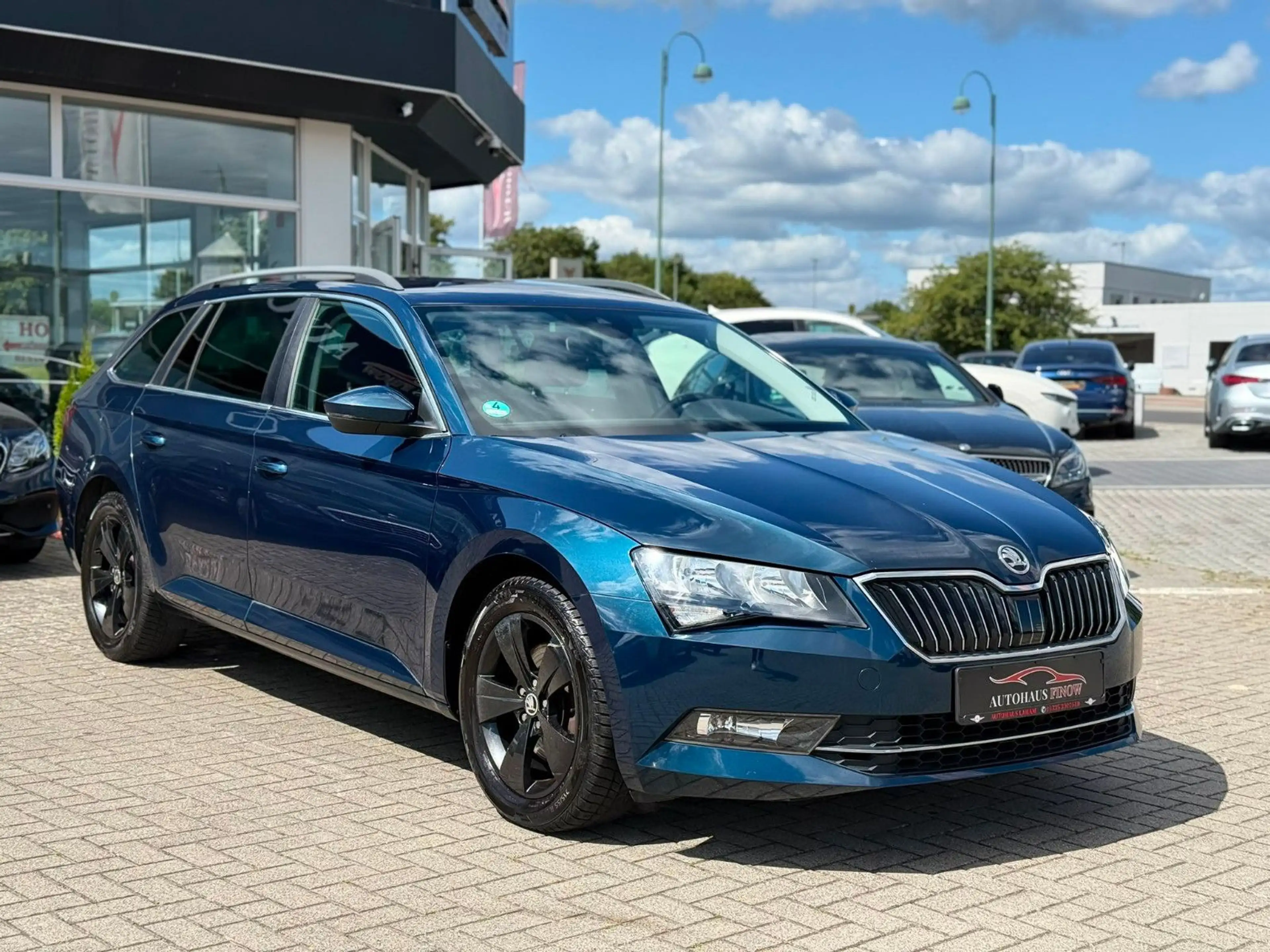 Skoda Superb Combi 2.0 TDI"Ambition"DAB RADIO"TEMPOMAT — photo 3