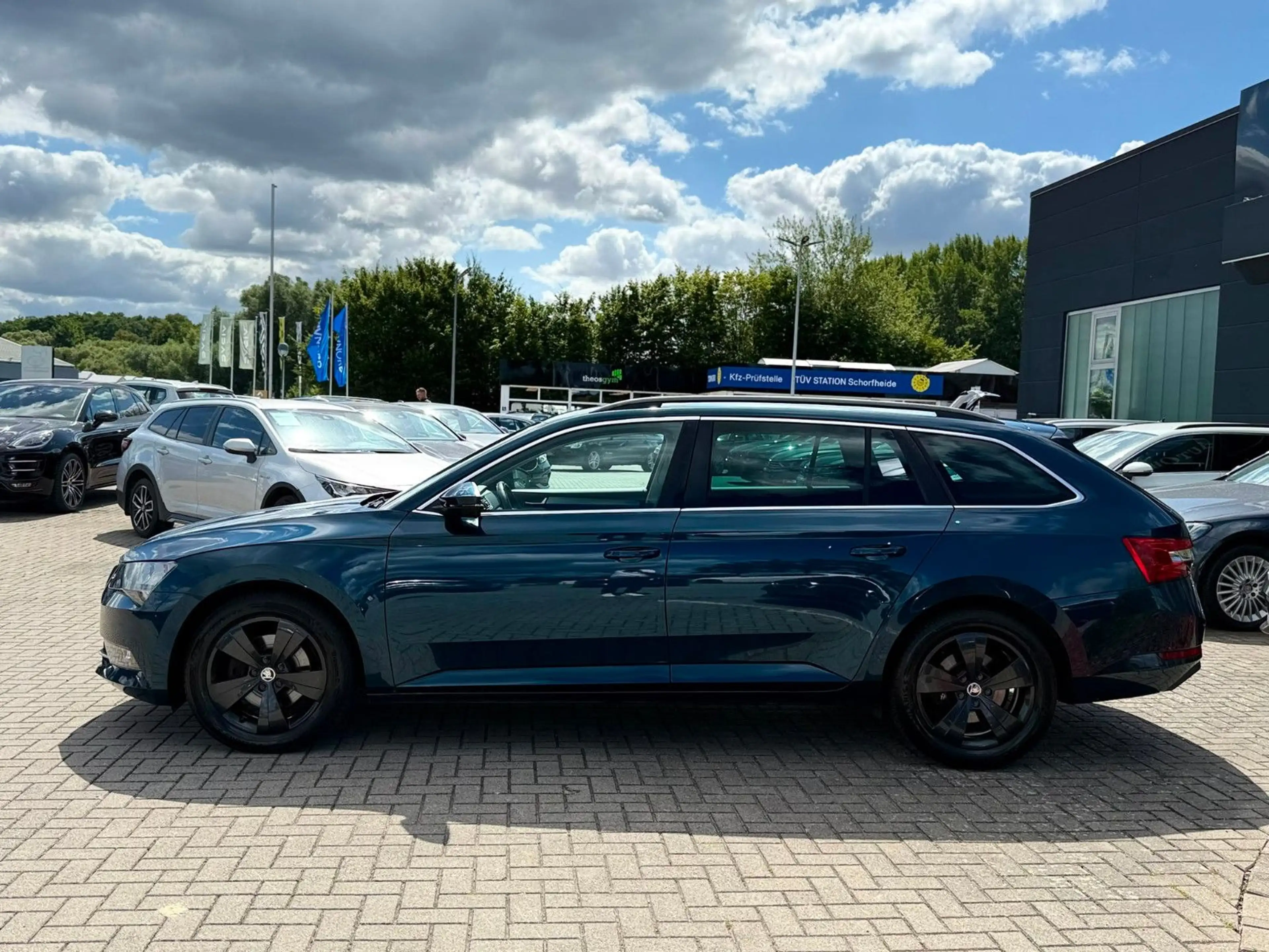 Skoda Superb Combi 2.0 TDI"Ambition"DAB RADIO"TEMPOMAT — photo 10