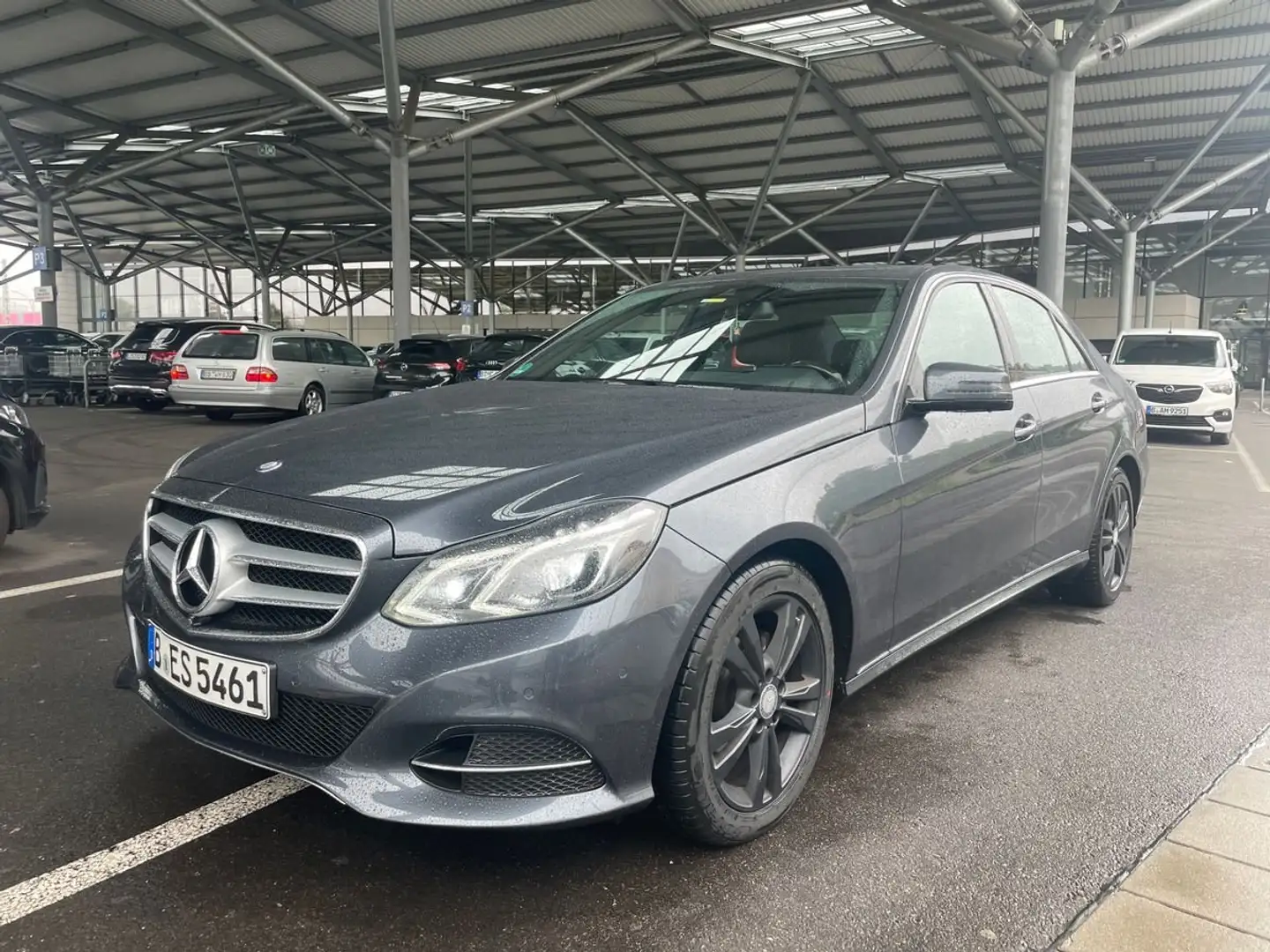 Mercedes-Benz E 220 E 220 BlueTec,Automatik,Klima,Navi,PDC,SHZ,1Hand Grau - 2