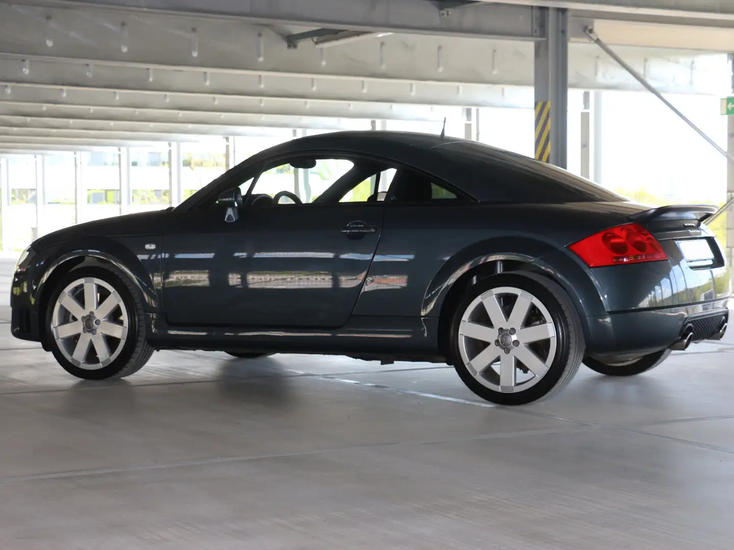 Audi TT Audi TT Coupe Coupe 3.2 quattro DSG Сірий - 2