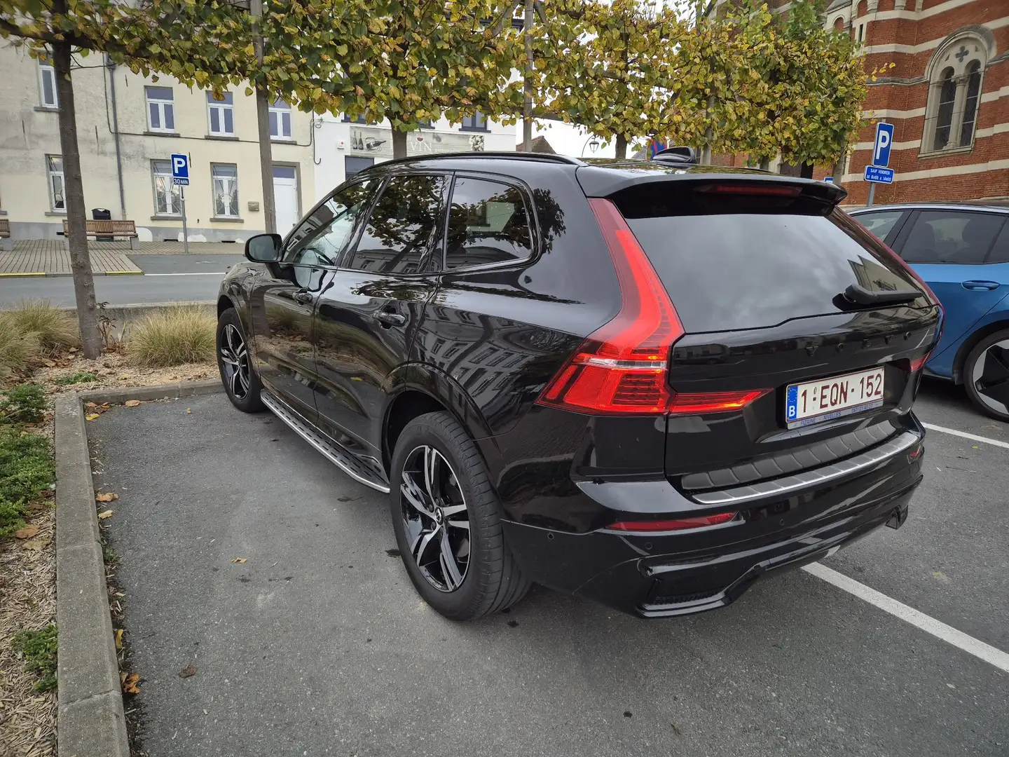 Volvo XC60 2.0 T6 AWD PHEV R Design ! DISPONIBLE FÉVRIER 2026 - 1
