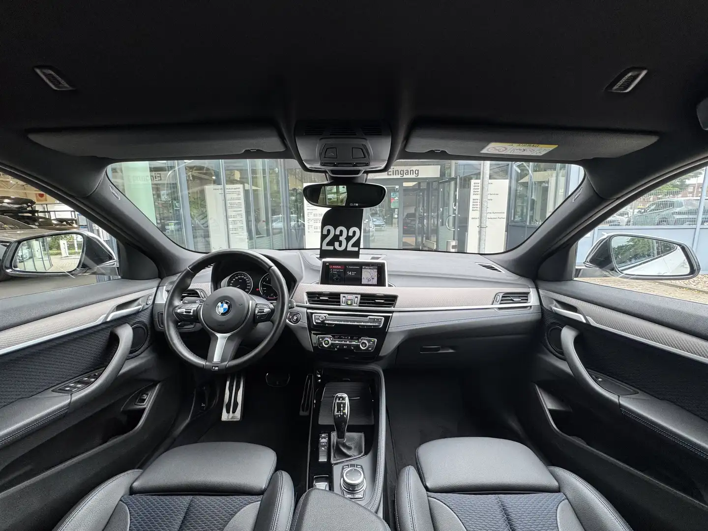 BMW X2 sDrive18i M Sport LED PA NAVI Autm.Heckl. SHZ Weiß - 2