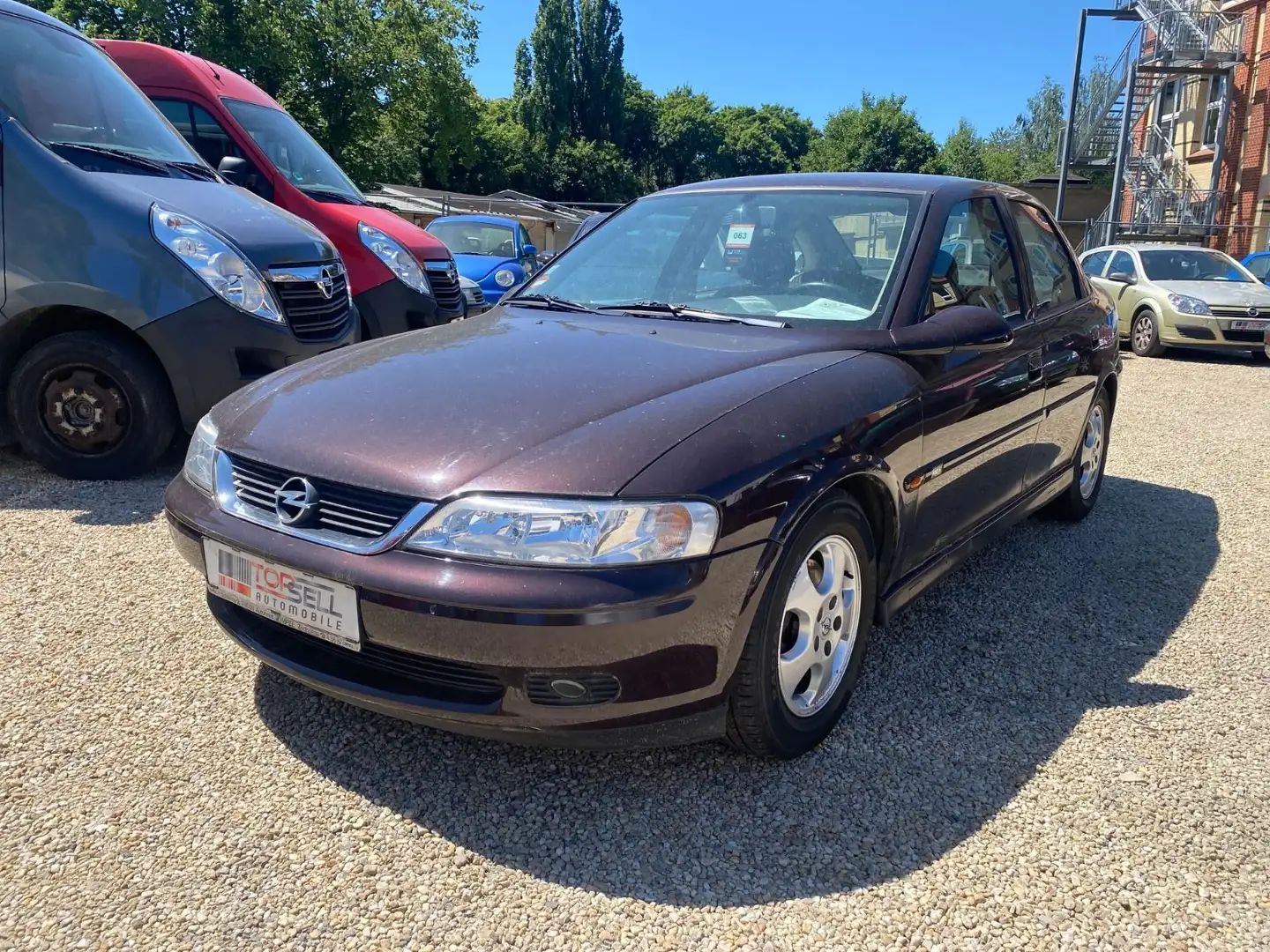 Opel Vectra B 1.6 16V Comfort 1.Hand Klima Alufelgen Brun - 2
