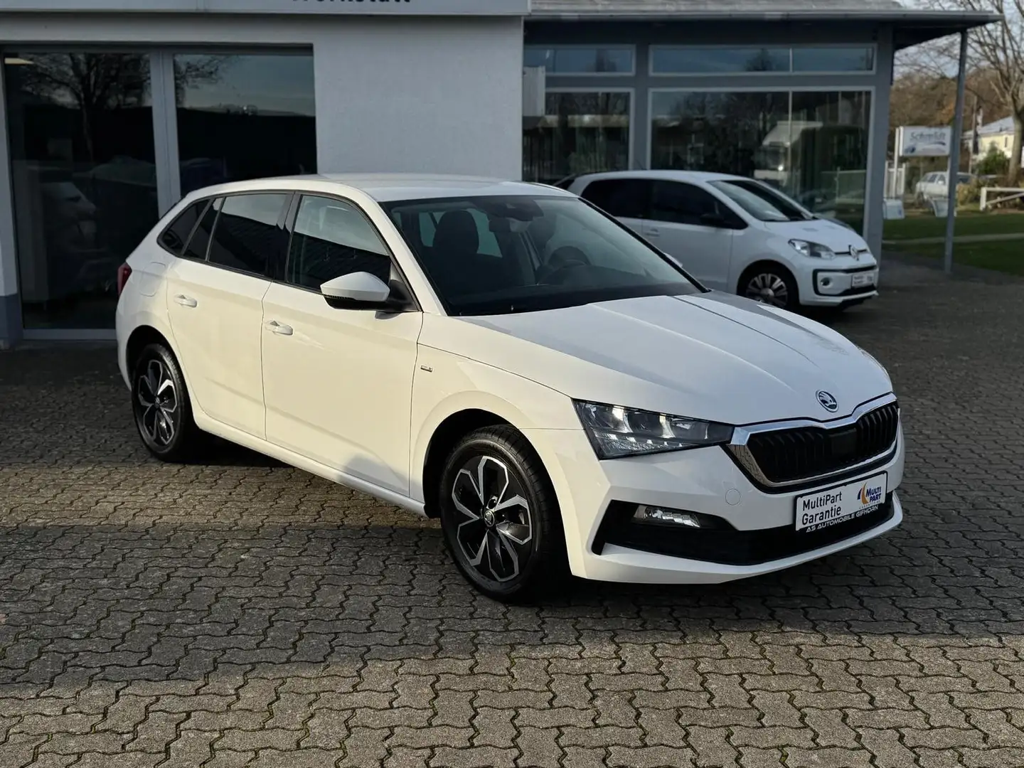 Skoda Scala 1.0 TSI Drive 125 Navi Virtual LED SHZ LM" Blanco - 1