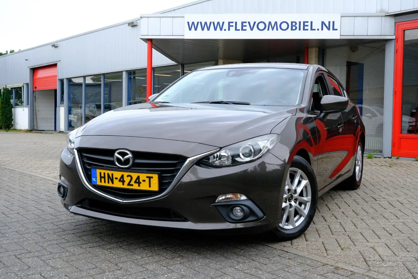 Mazda 3 2.0 Skylease Nav|LMV|PDC|LMV Bruin - 1