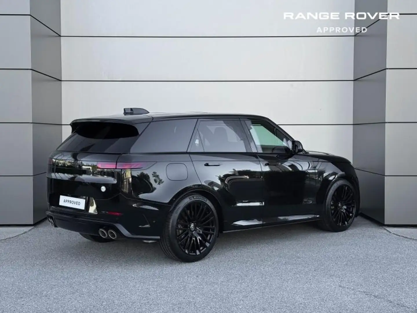Land Rover Range Rover Sport 4.4 P635 635ch MHEV Dynamic SV Edit One Obsidian Black Gloss Schwarz - 2