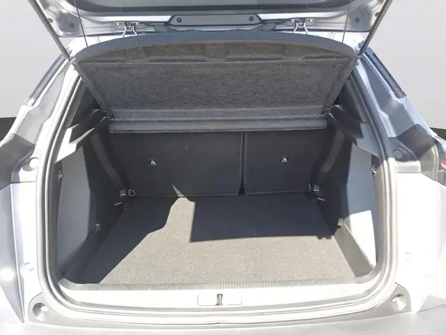 Peugeot 2008 view 6
