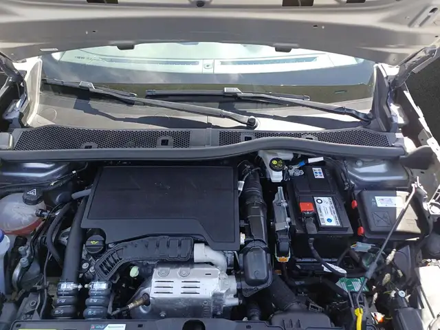 Peugeot 2008 view 5