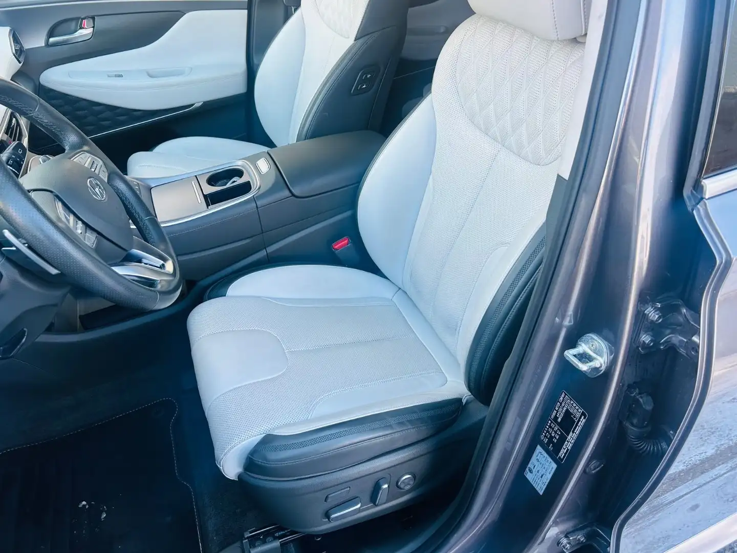 Hyundai SANTA FE 2,2 CRDI Signature 4WD*VOLLAUSSATTTUNG* Grau - 2