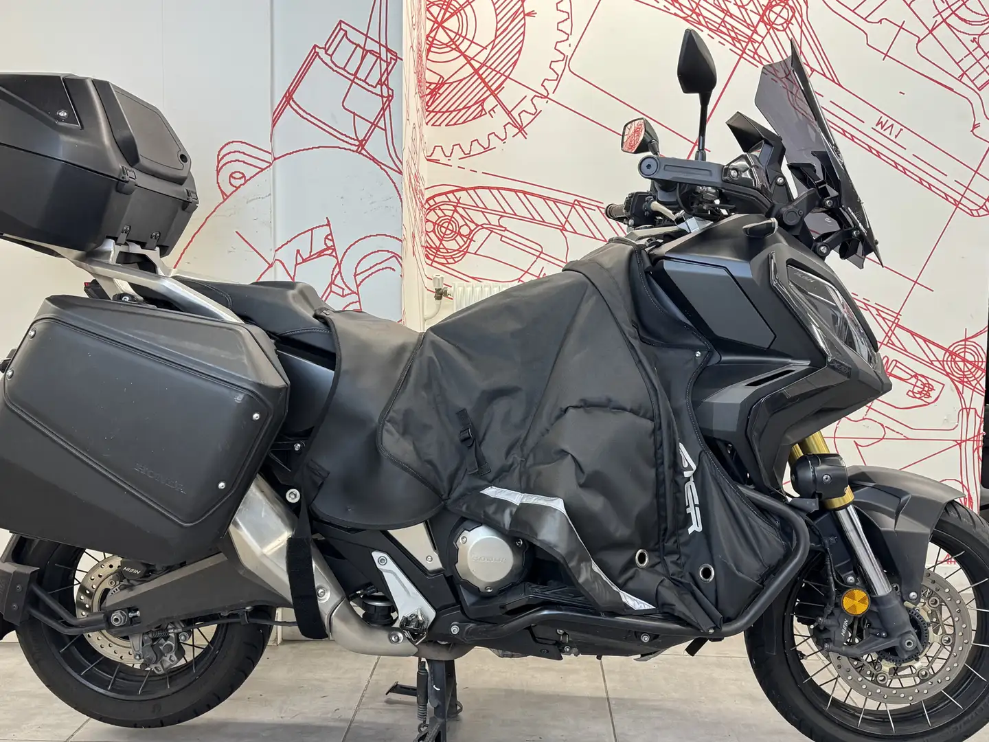 Honda X-ADV Noir - 1