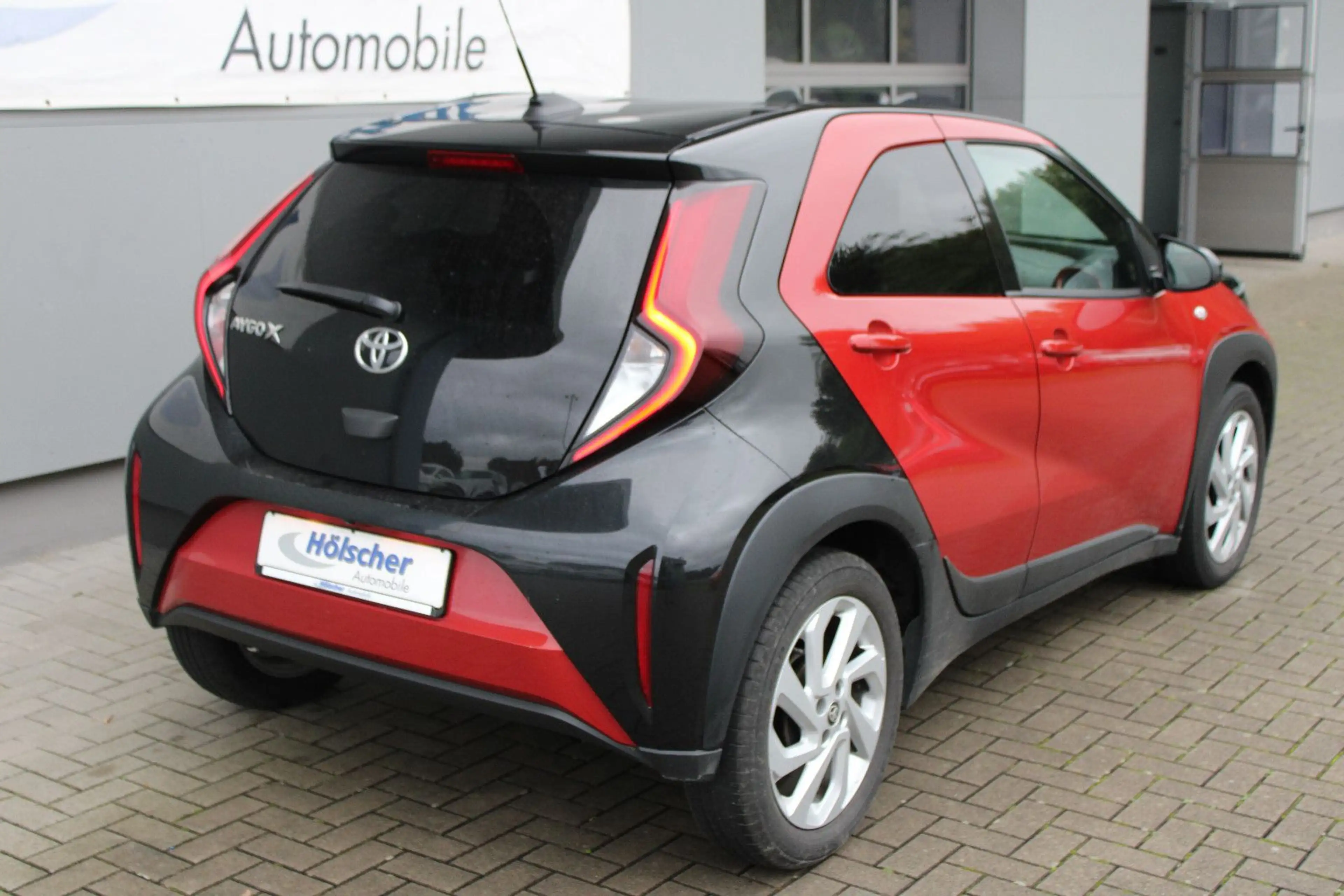 Toyota Aygo 1.0-l-VVT-i Pulse S-CVT — photo 2