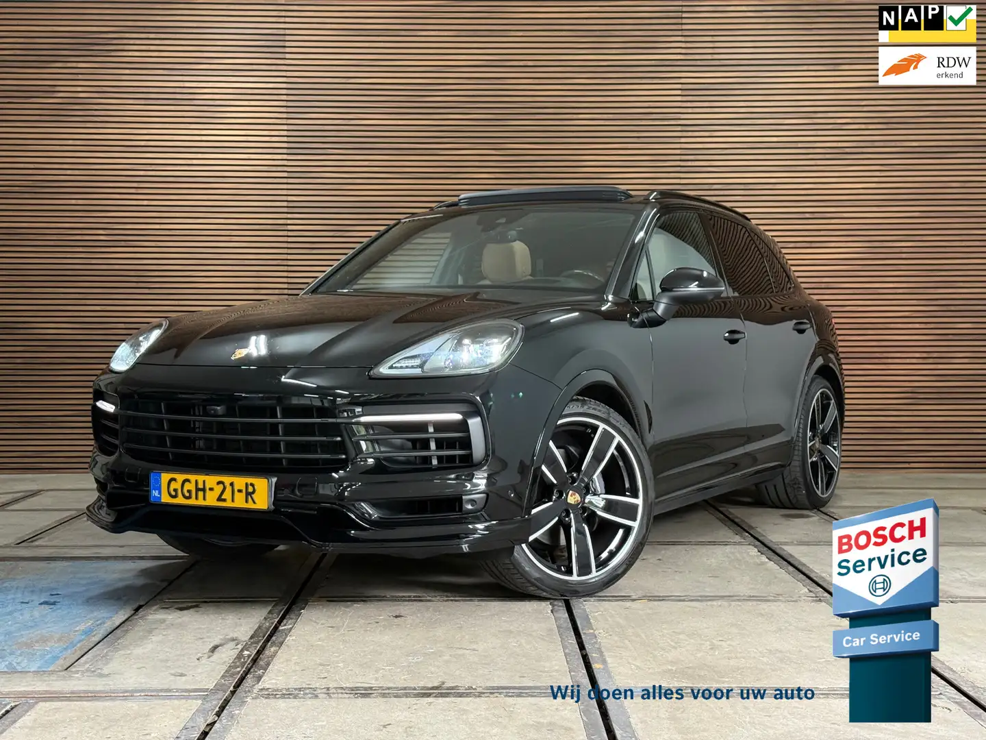 Porsche Cayenne 3.0 E-Hybrid Platinum Edition | Sportchrono | Luch Zwart - 1