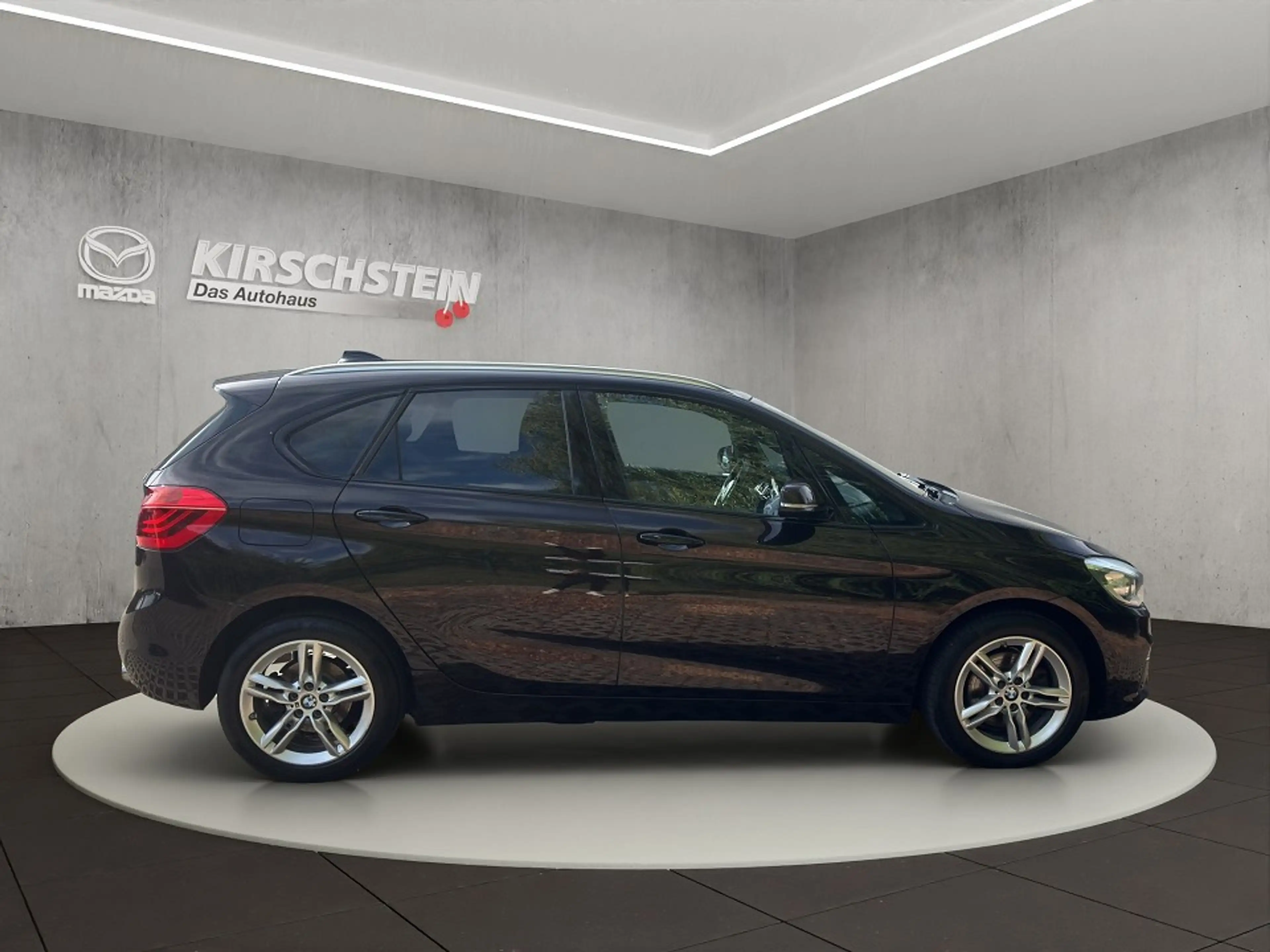 BMW 220 d Active Tourer Luxury Line ++Navi+LED+Kamera++ — photo 6