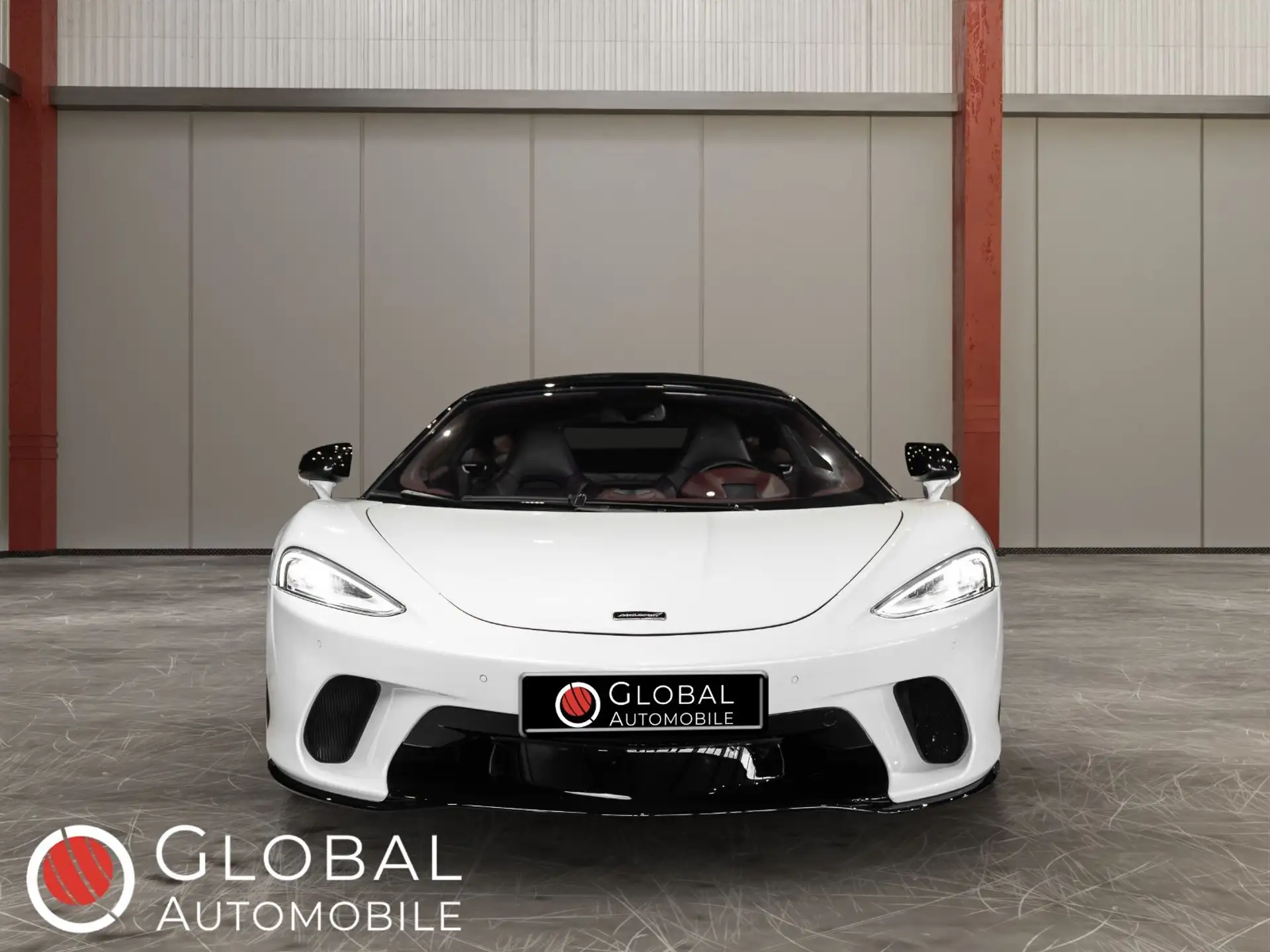 맥라렌 GT 2024 흰색 사진 3