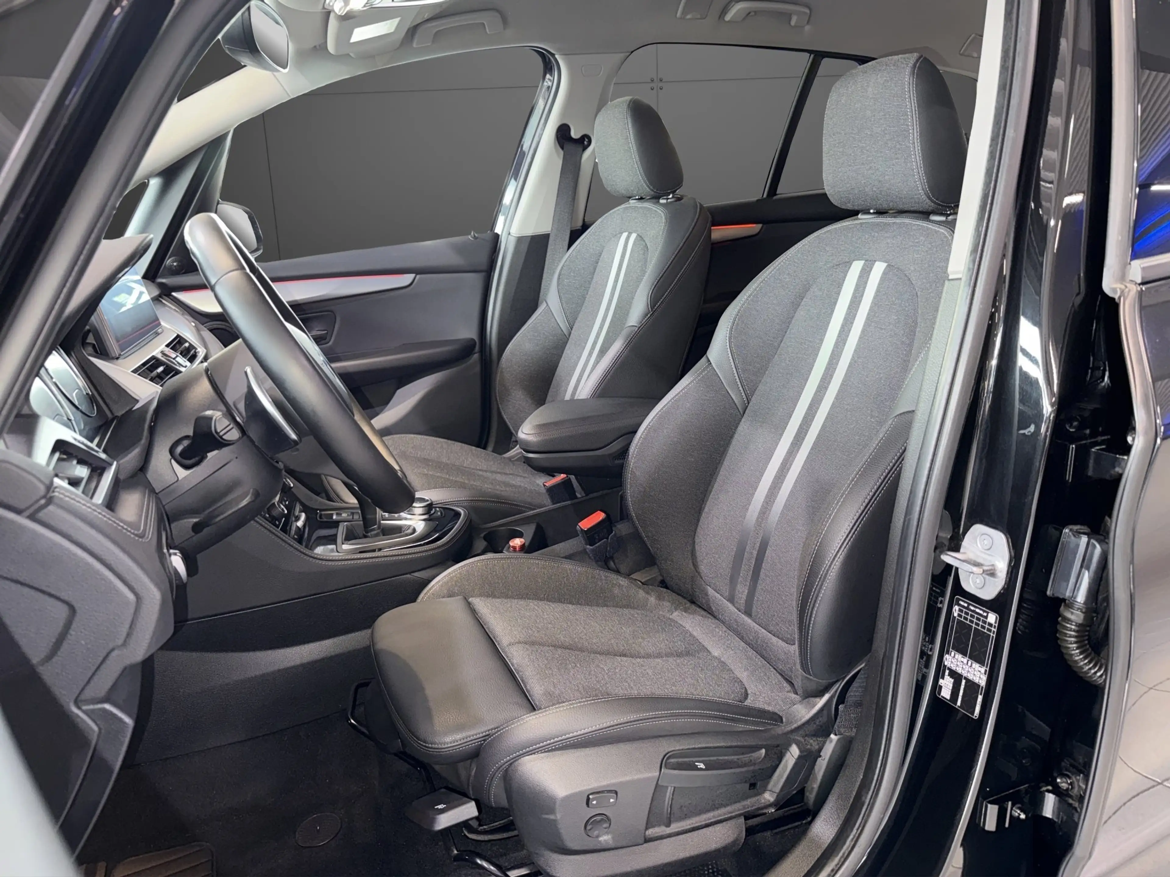 BMW 220 i Gran Tourer SportLine — photo 11
