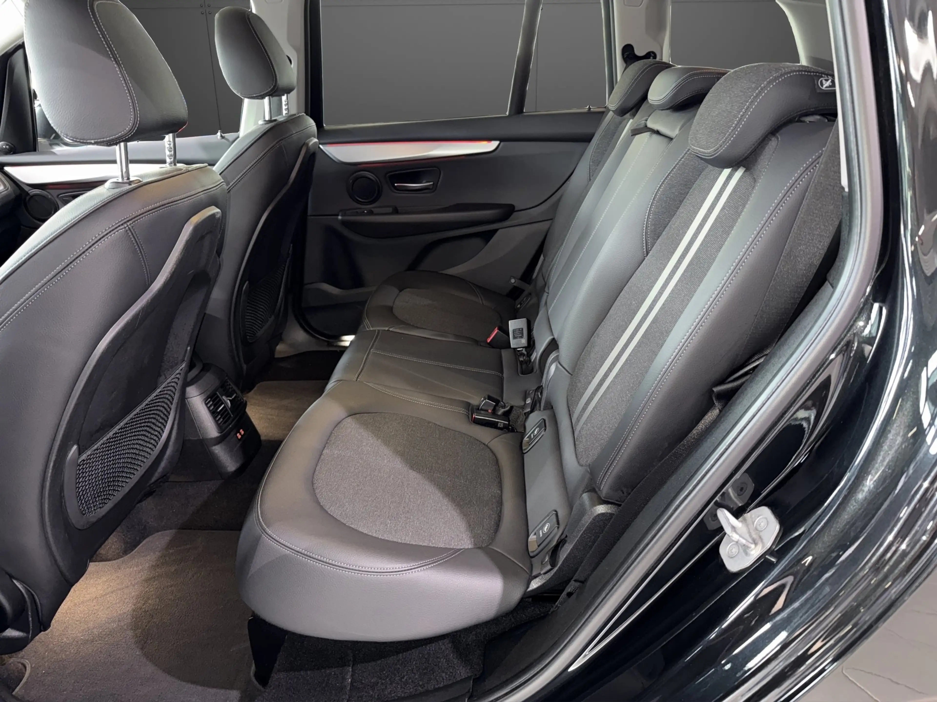 BMW 220 i Gran Tourer SportLine — photo 12