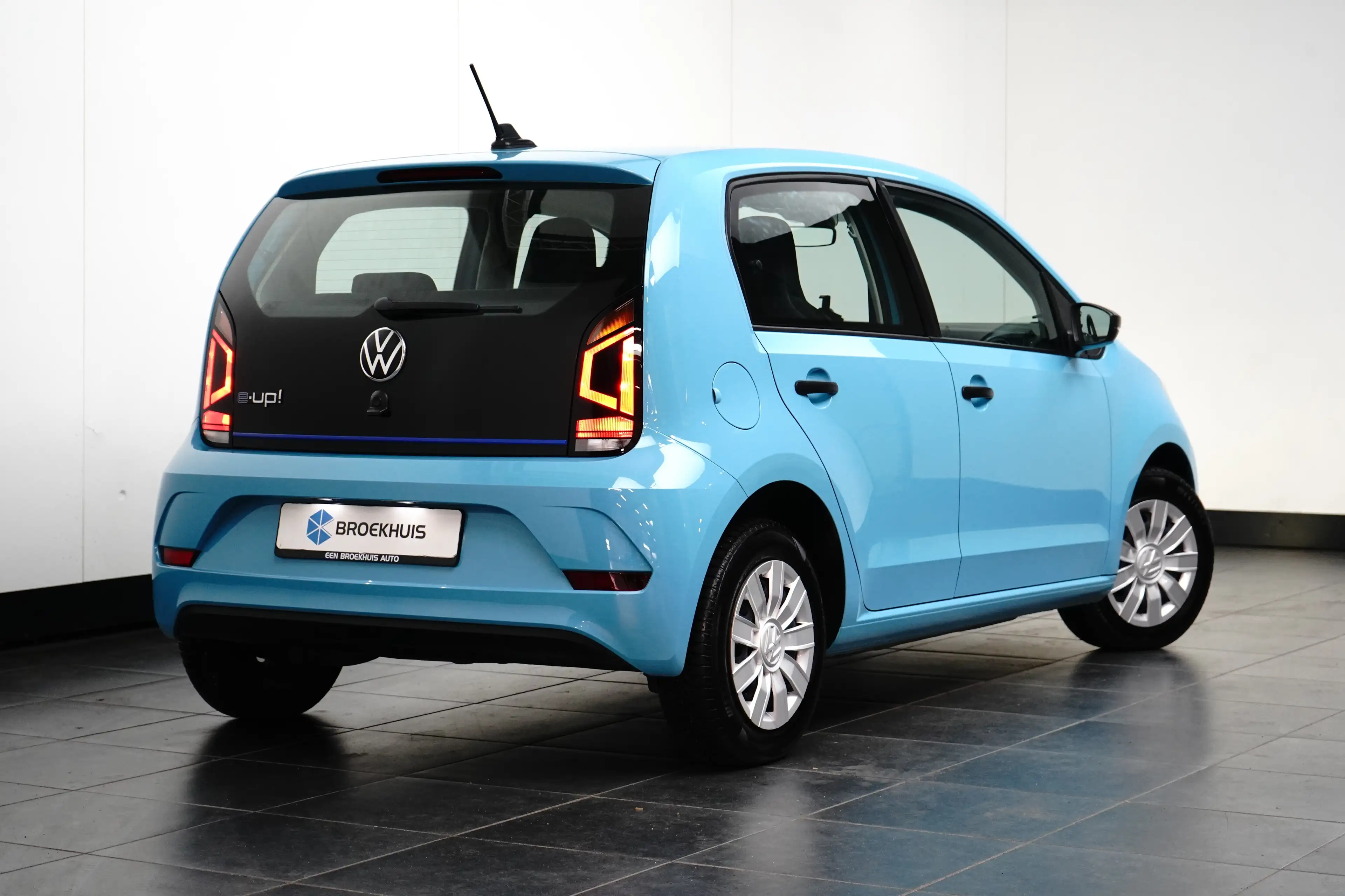 Volkswagen e-up! 83PK Move | AIRCO | CAMERA | CCS | BLUETOOTH — photo 4