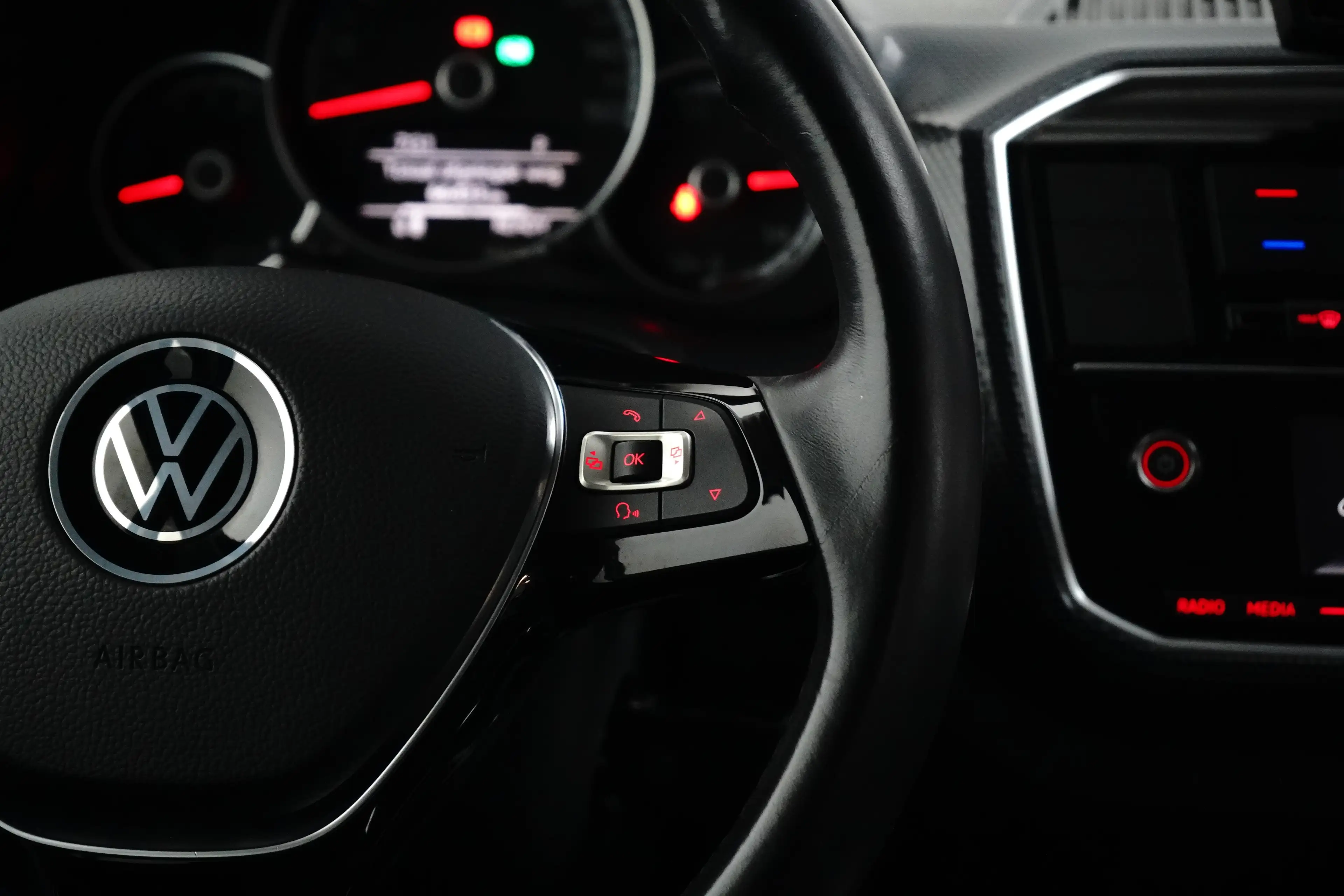 Volkswagen e-up! 83PK Move | AIRCO | CAMERA | CCS | BLUETOOTH — photo 12