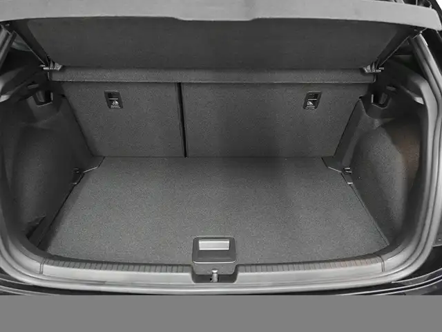 Volkswagen Polo view 8