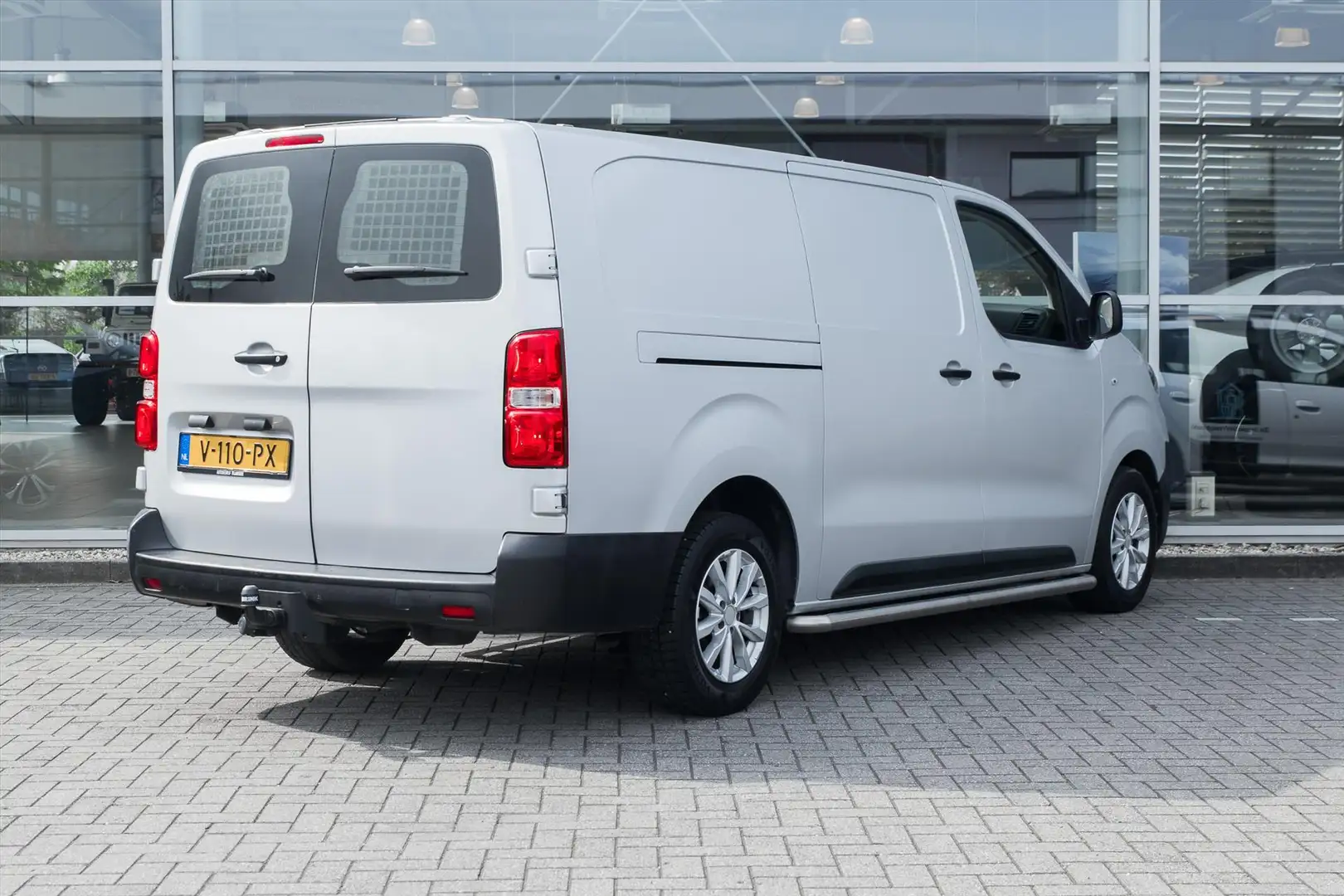 Toyota Proace Long Worker 2.0 D-4D 122pk Cool Comfort Zilver - 2