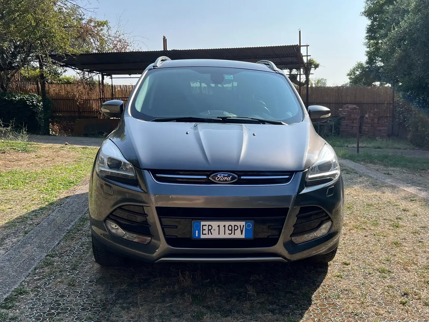 Ford Kuga 2.0 tdci Titanium 4awd 140cv auto Grigio - 2