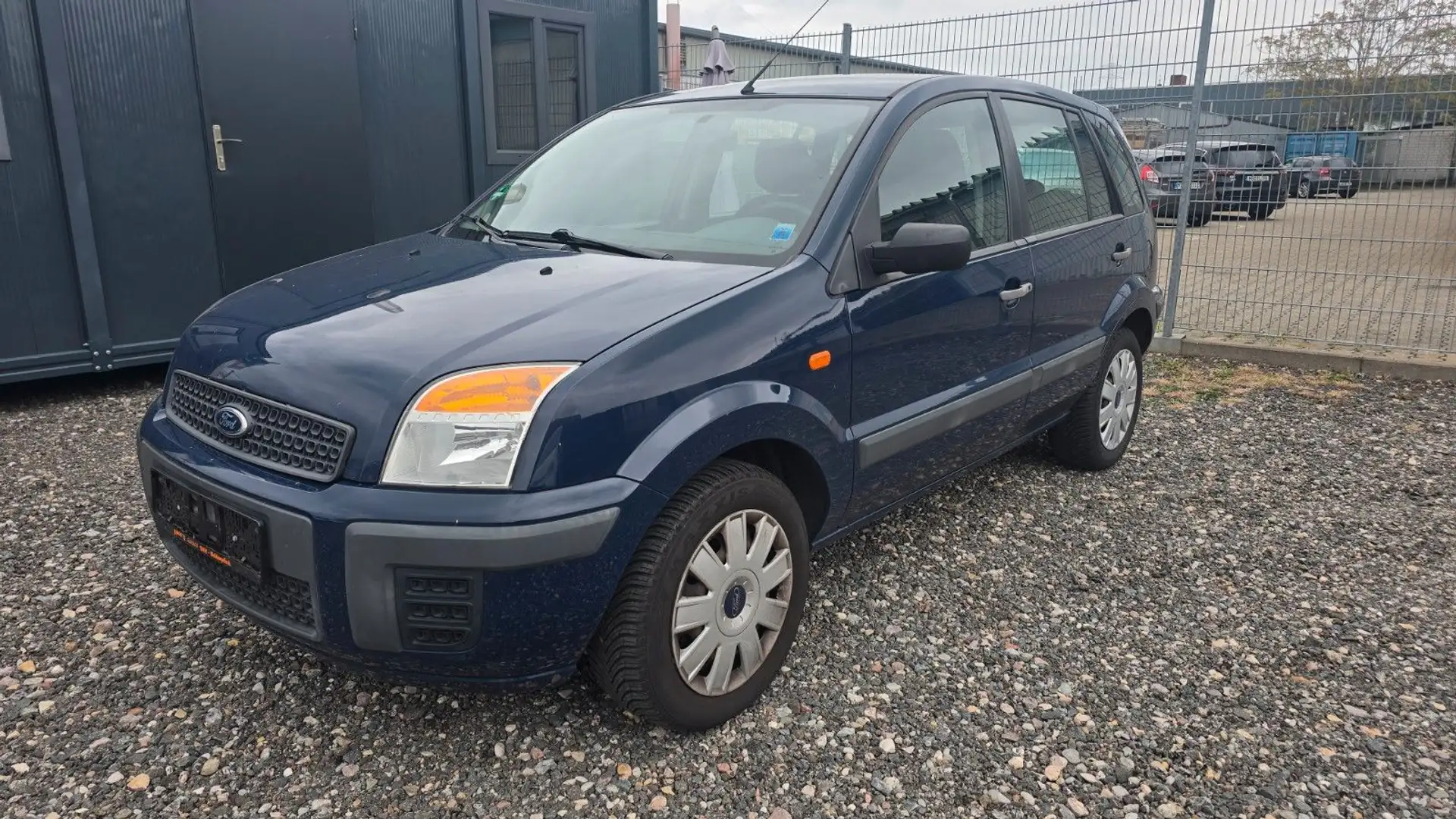 Ford Fusion Ambiente Blau - 1